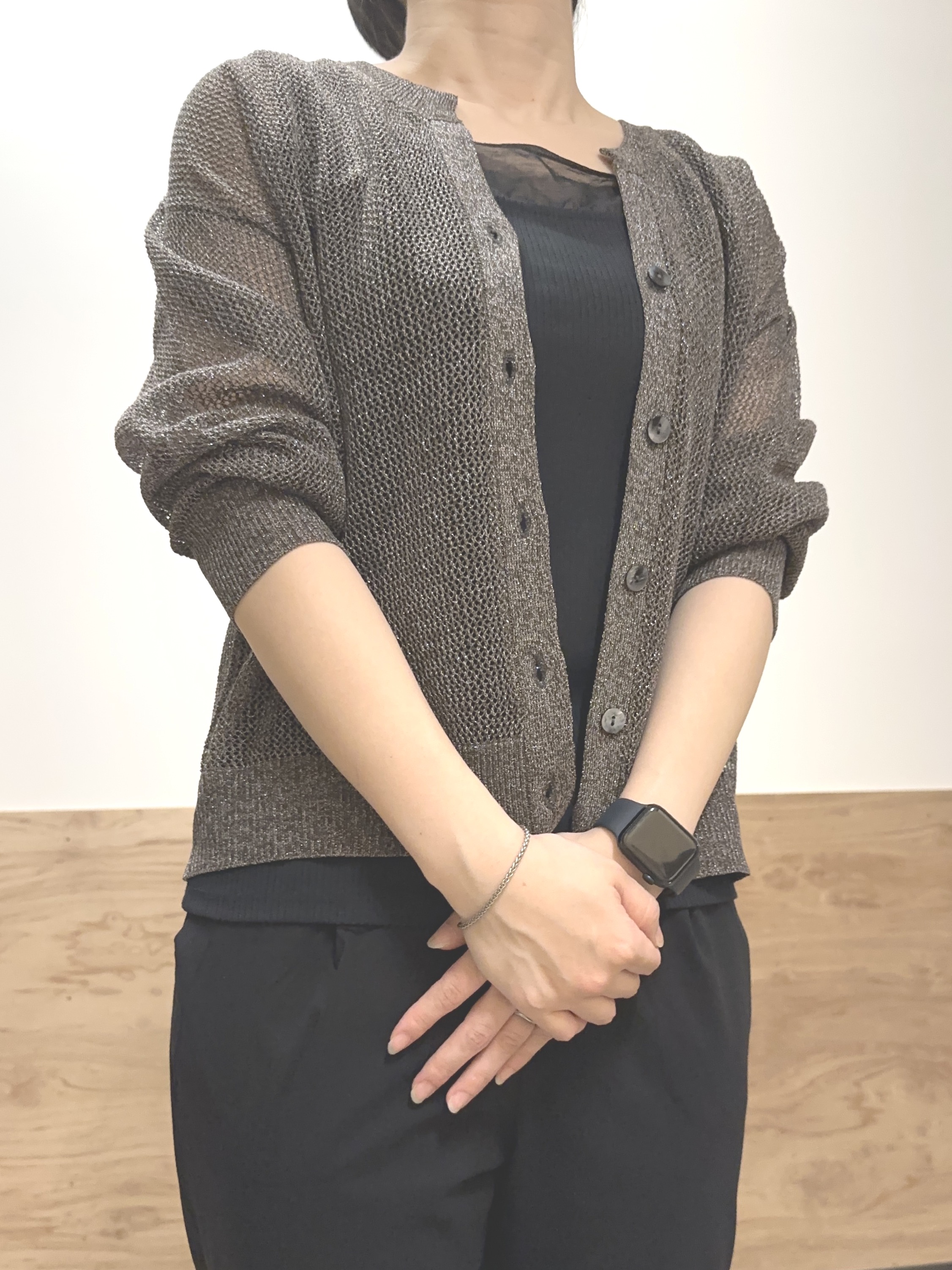 すーさんの「grove｜【貴島明日香さん着用】ラメメッシュキーネックカーディガン」を使ったコーディネート
