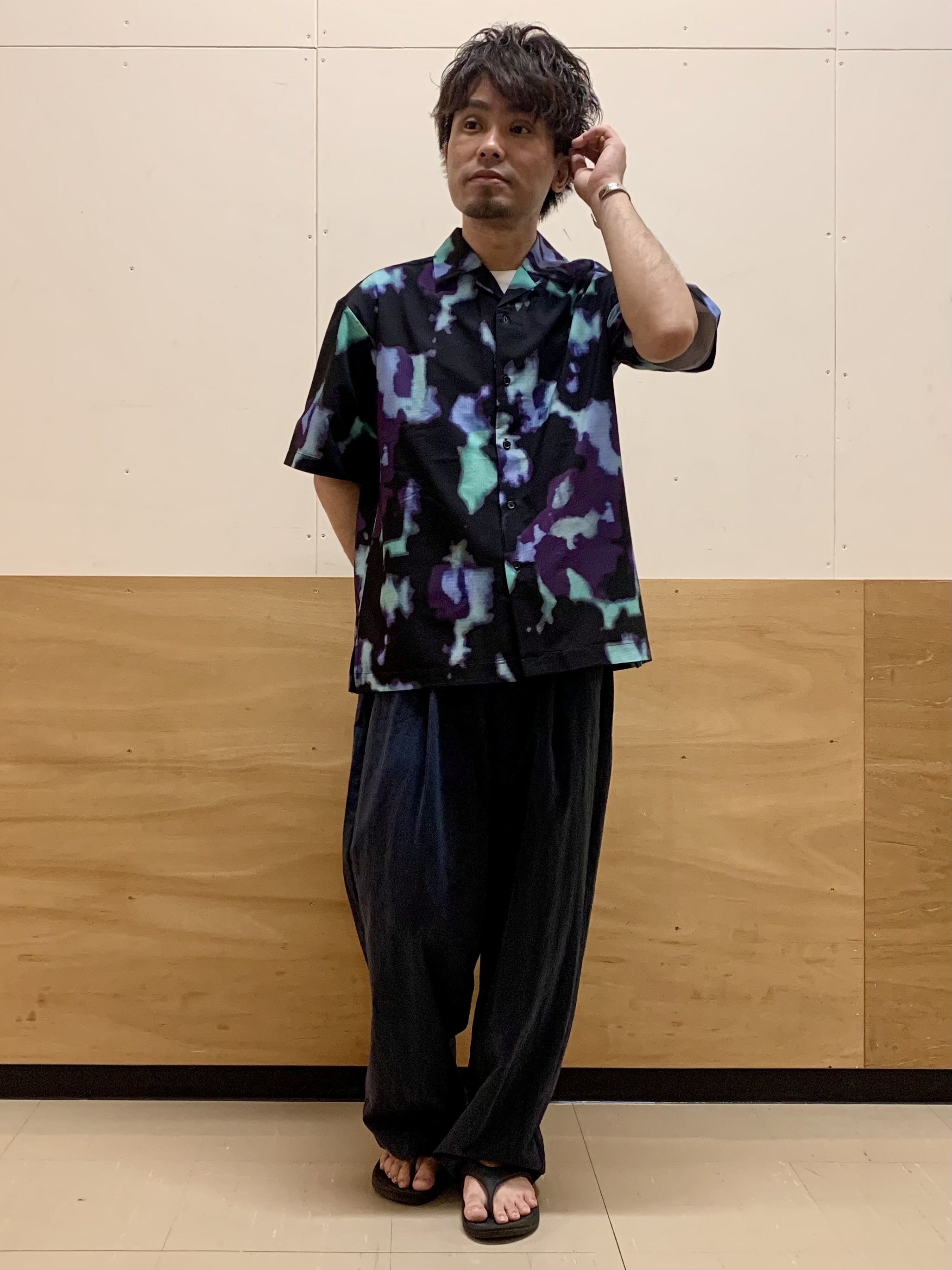 MATUさんの「THE SHOP TK｜プリント柄 開襟半袖シャツ 洗濯機OK」を使ったコーディネート