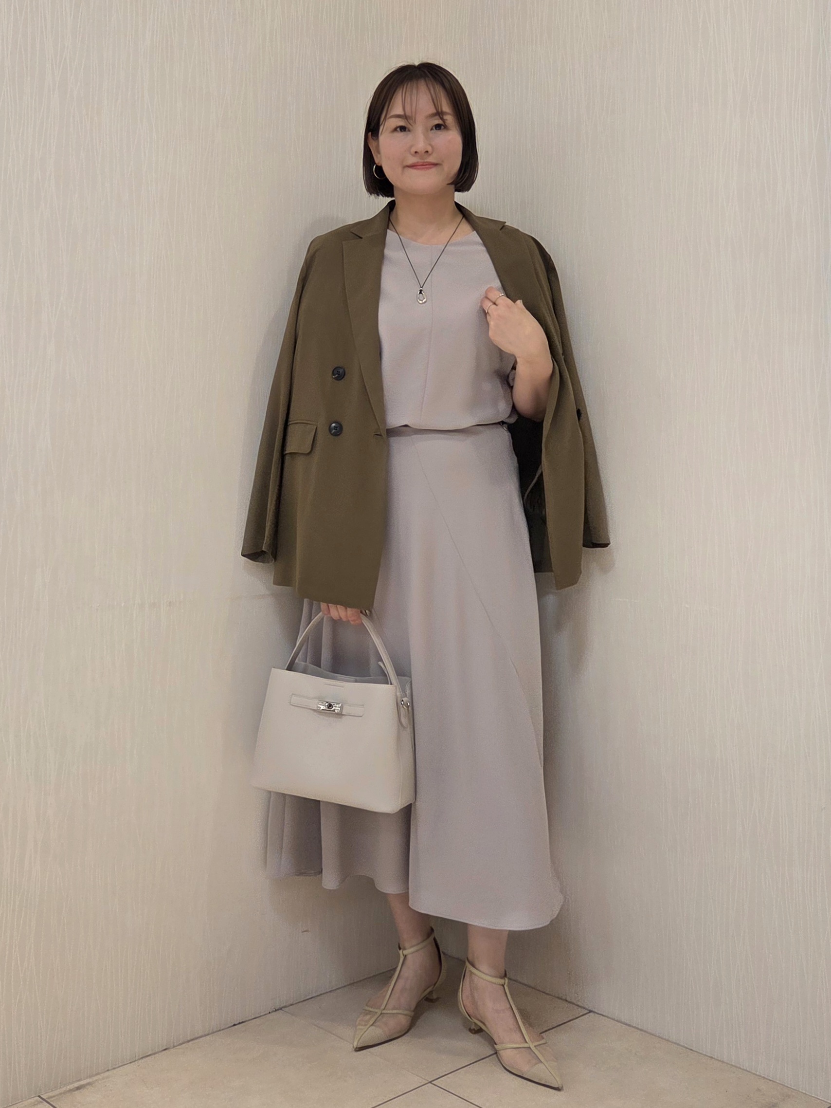 naokoさんの「UNTITLED｜【前後2WAY/はっ水/セットアップ可】リラクシーフレンチスリーブブラウス」を使ったコーディネート