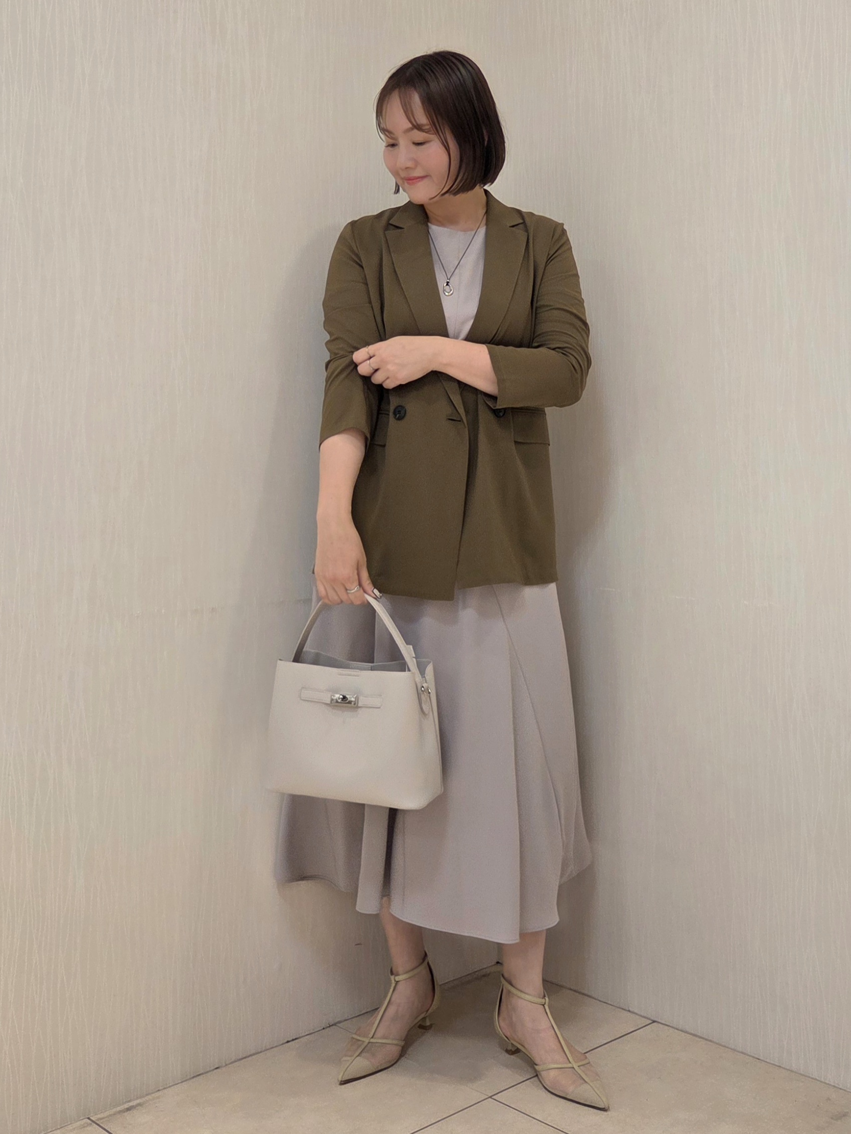 naokoさんの「UNTITLED｜【前後2WAY/はっ水/セットアップ可】リラクシーフレンチスリーブブラウス」を使ったコーディネート