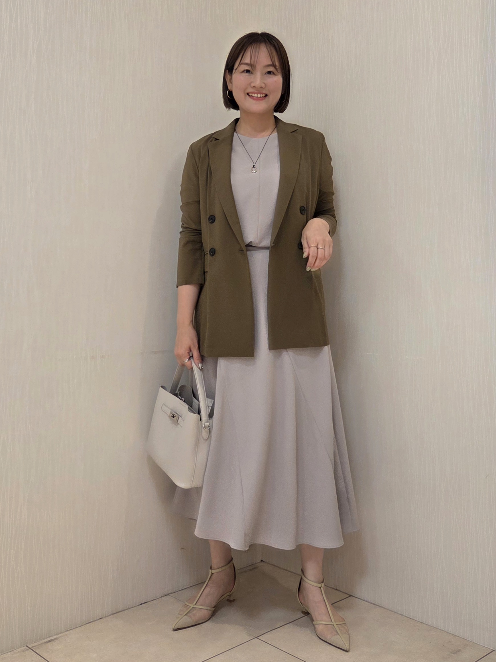 naokoさんの「UNTITLED｜【前後2WAY/はっ水/セットアップ可】リラクシーフレンチスリーブブラウス」を使ったコーディネート