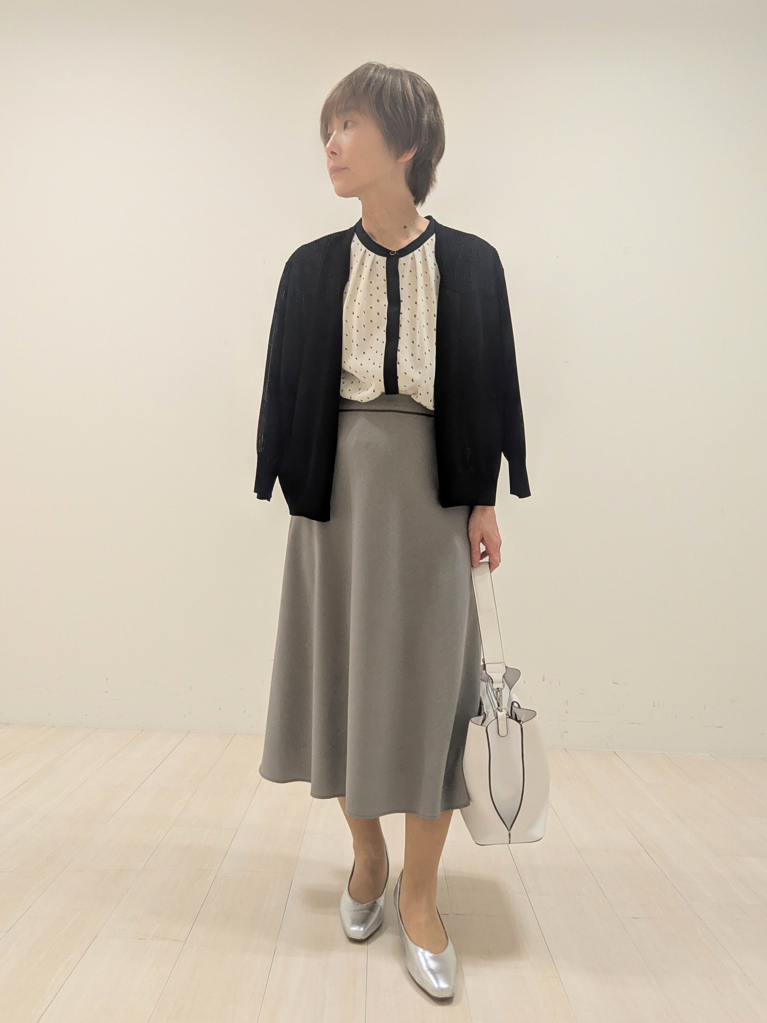 nishiさんの「Reflect｜Vネックニットカーディガン」を使ったコーディネート