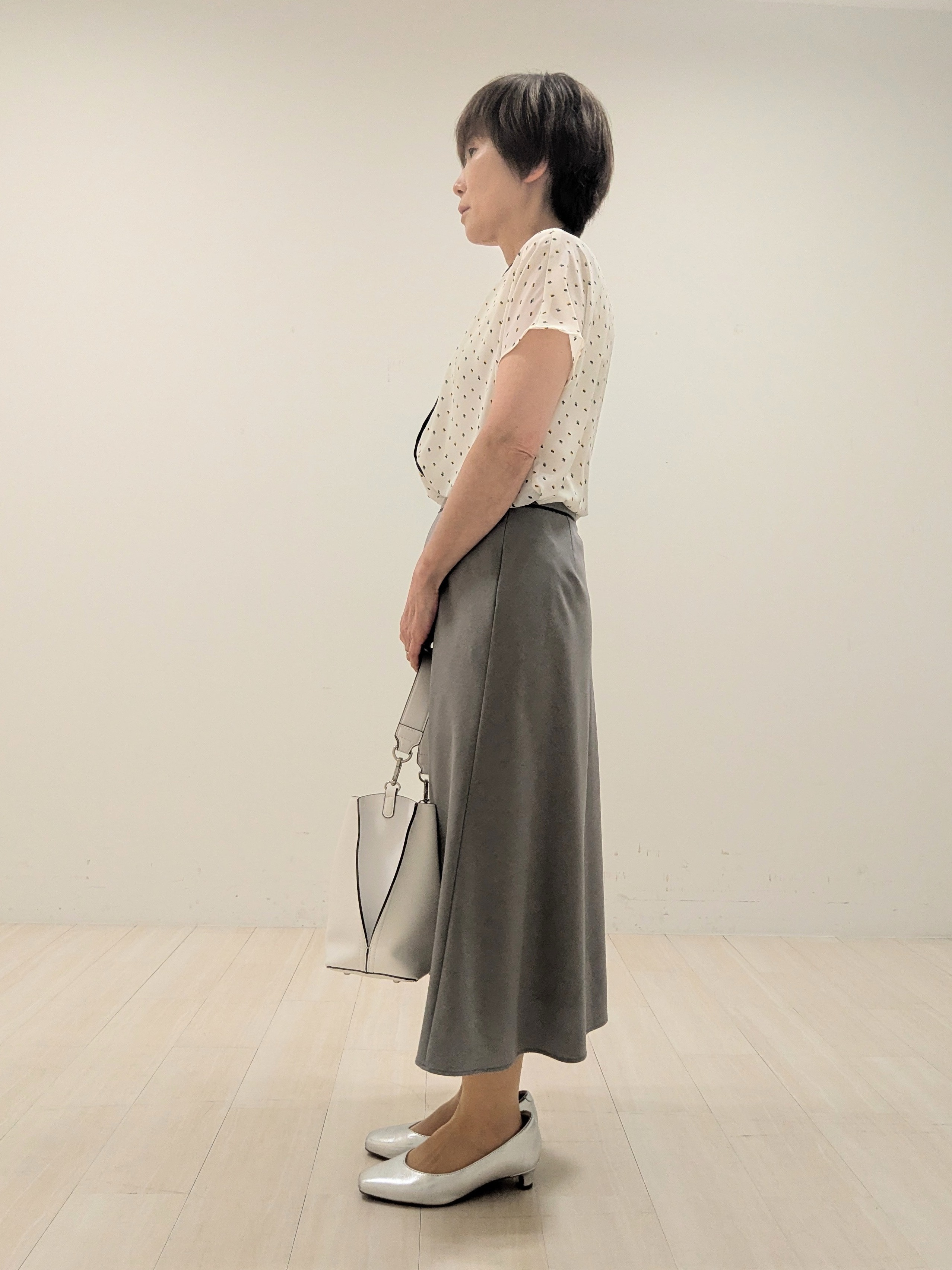 nishiさんの「Reflect｜Vネックニットカーディガン」を使ったコーディネート