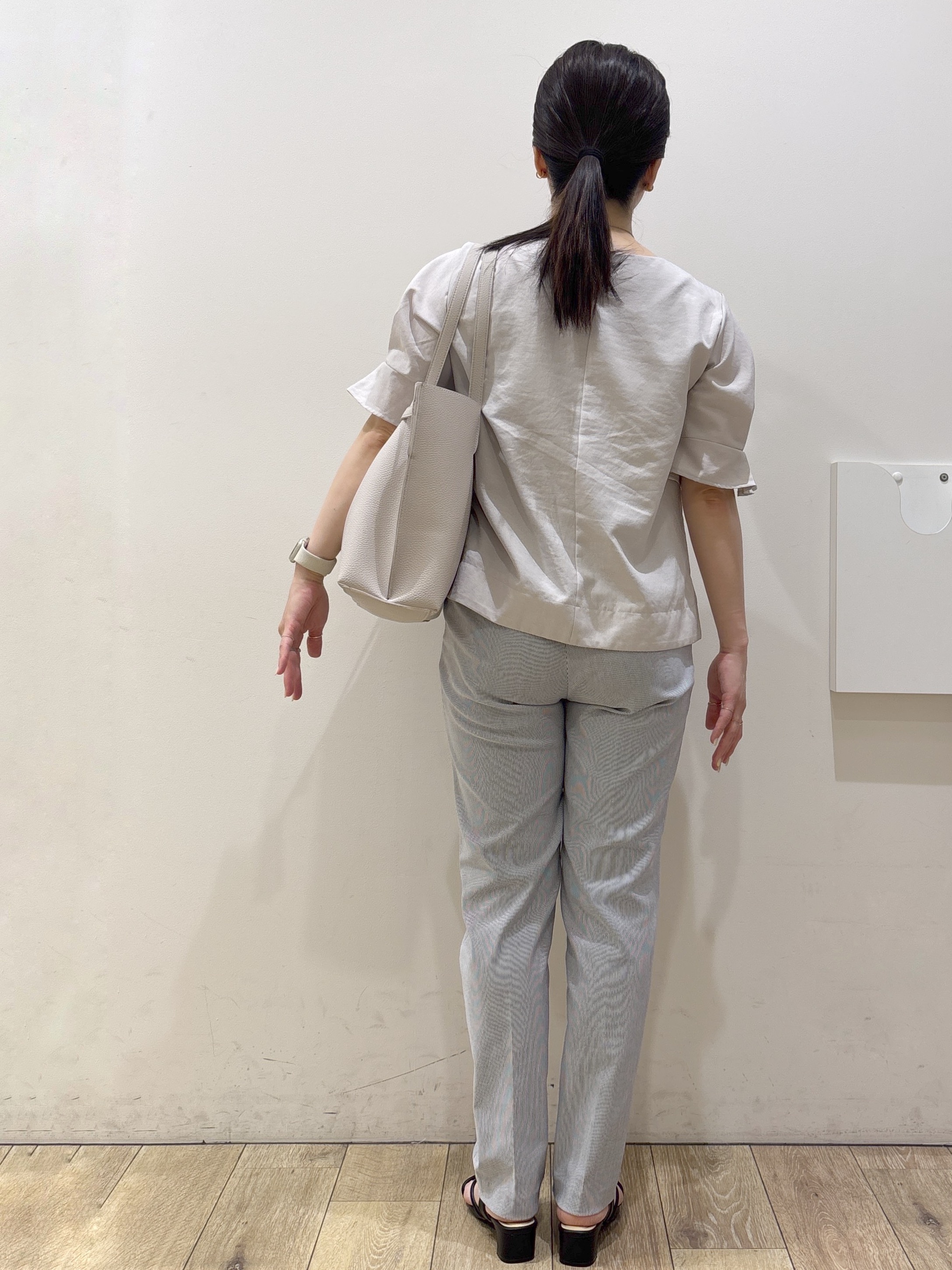 mameさんの「index｜【接触冷感】タックパフスリーブブラウス《吸水速乾／防シワ／洗濯機OK／XS～3L／6col》」を使ったコーディネート
