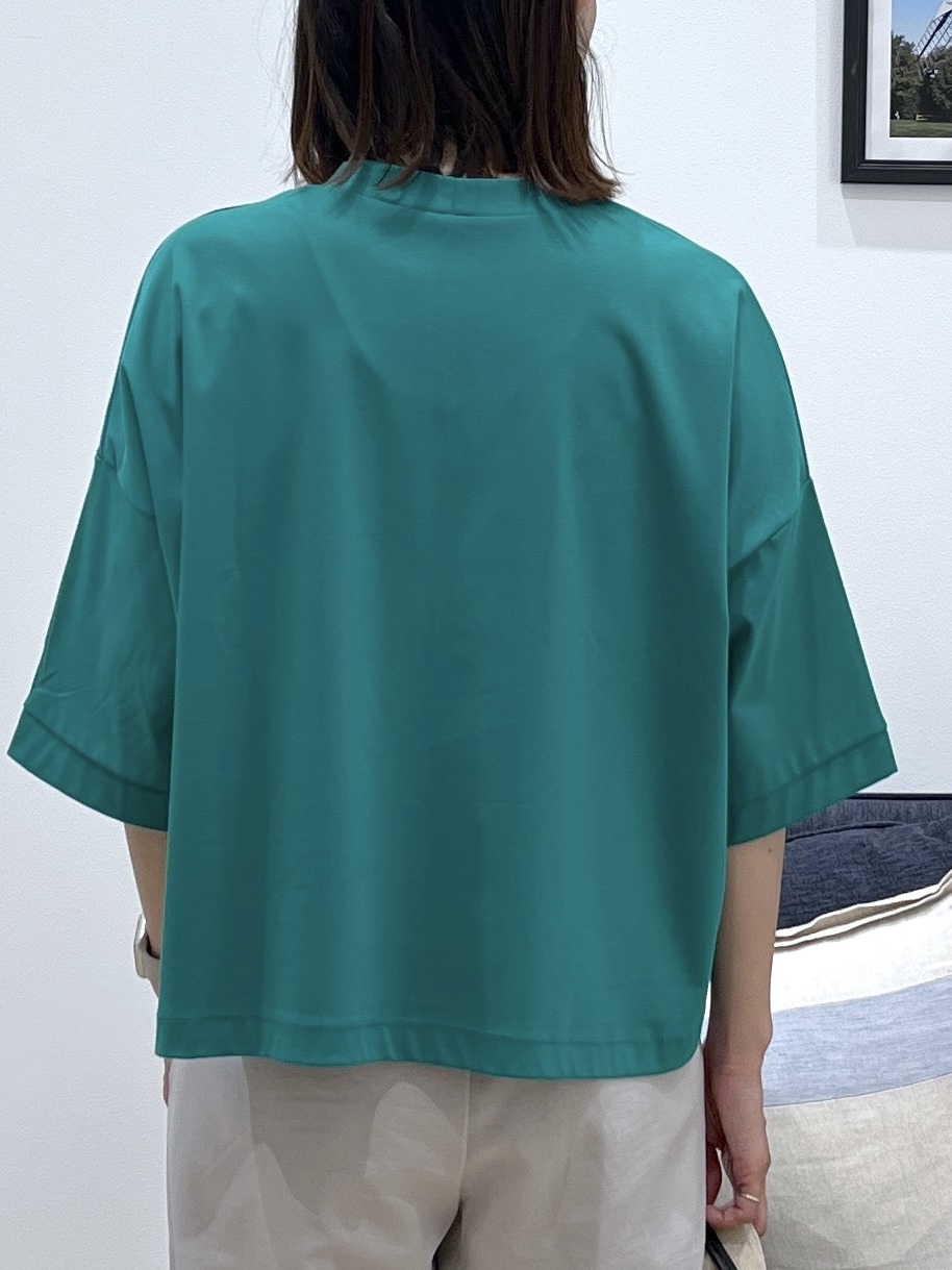 canaさんの「Dessin｜【新色追加/体型カバー】美光沢カットソーボクシーシルエット」を使ったコーディネート