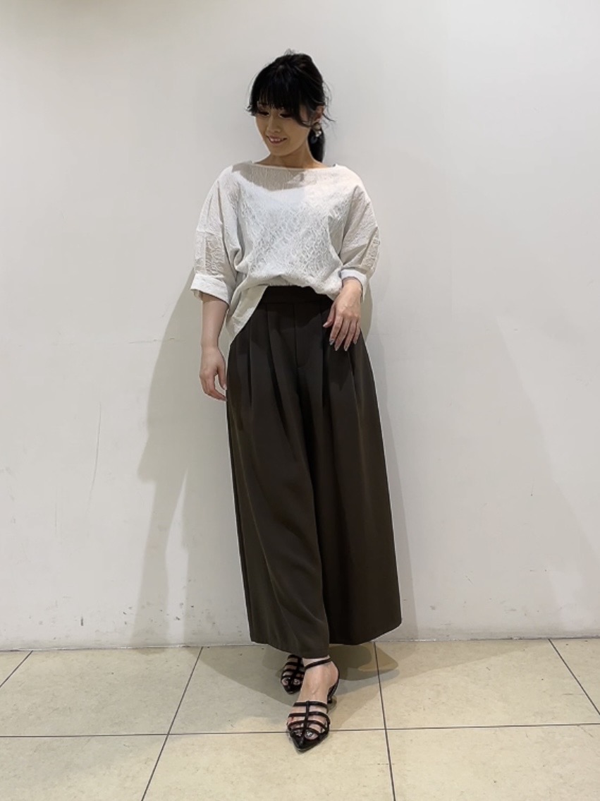 watanabeさんの「UNTITLED｜【洗える/ショート丈】ジャカードボートネックブラウス」を使ったコーディネート