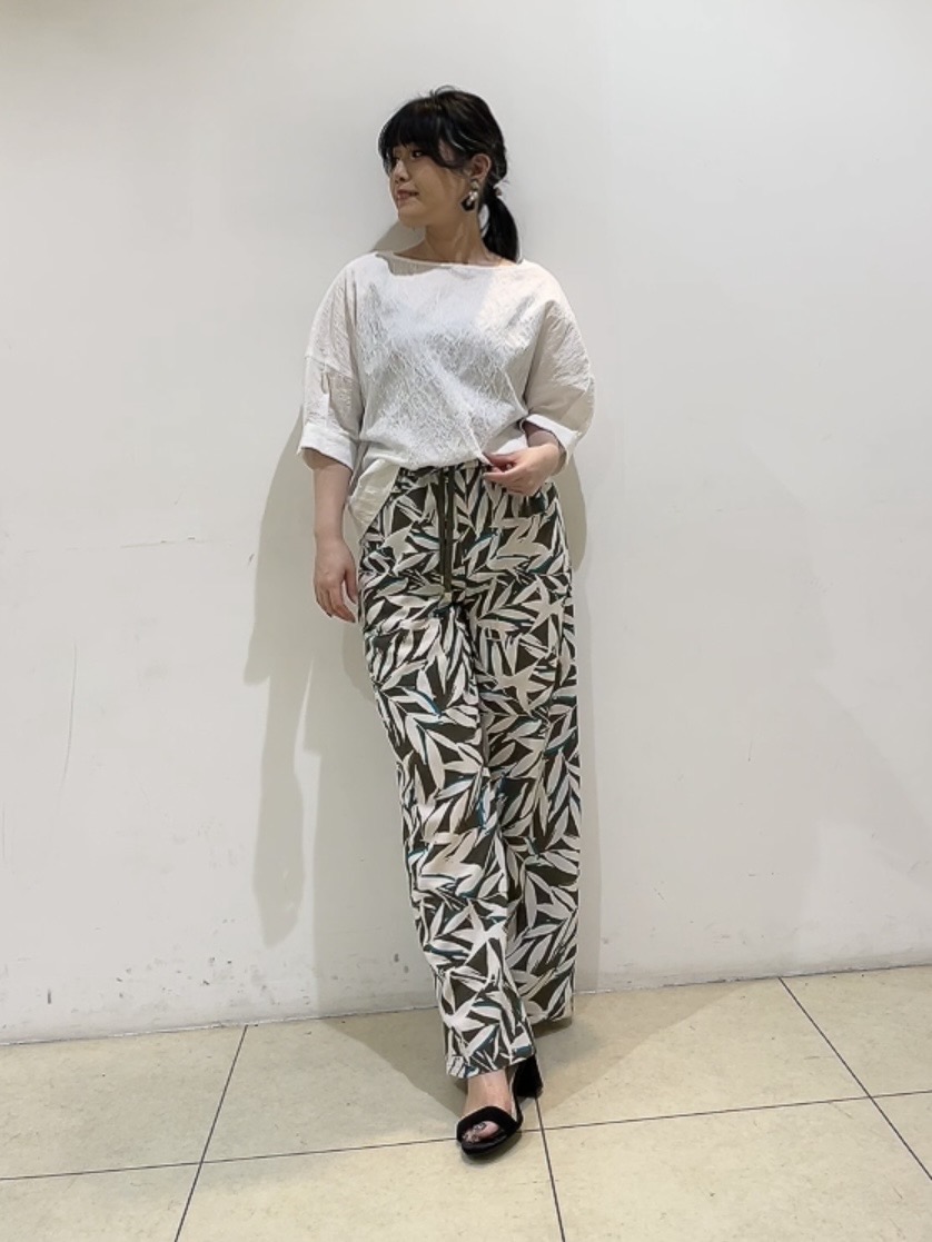 watanabeさんの「UNTITLED｜【洗える/ショート丈】ジャカードボートネックブラウス」を使ったコーディネート