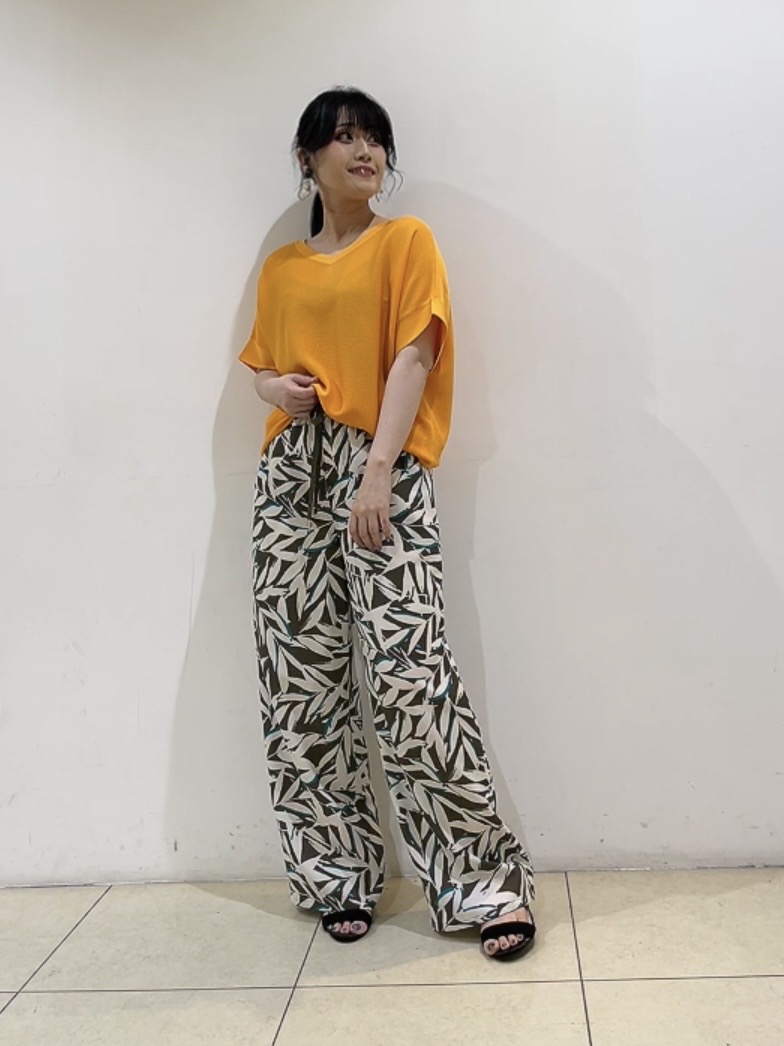 watanabeさんの「UNTITLED｜【11色展開/体型カバー】前後2WAYフレンチスリーブニット」を使ったコーディネート