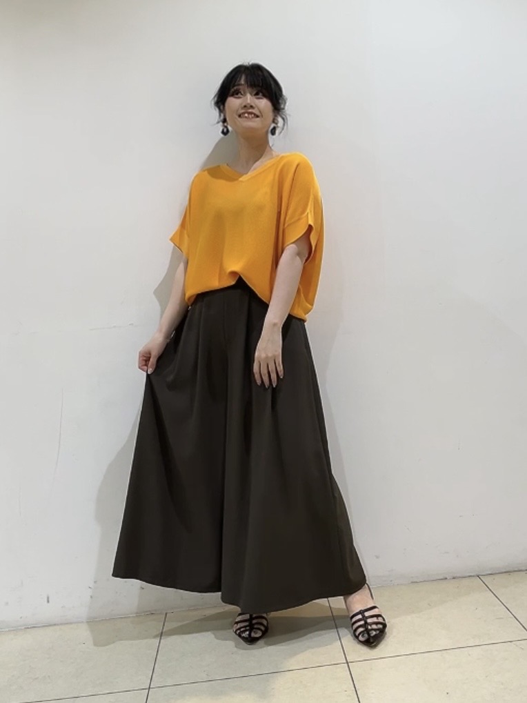 watanabeさんの「UNTITLED｜【11色展開/体型カバー】前後2WAYフレンチスリーブニット」を使ったコーディネート