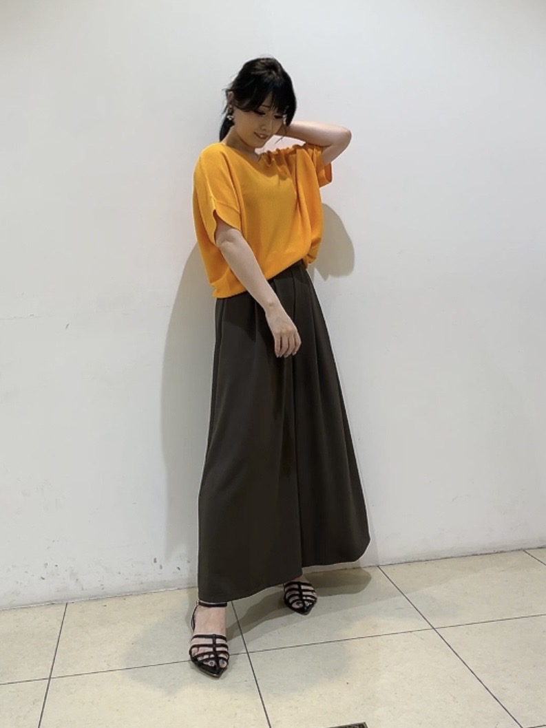 watanabeさんの「UNTITLED｜【11色展開/体型カバー】前後2WAYフレンチスリーブニット」を使ったコーディネート