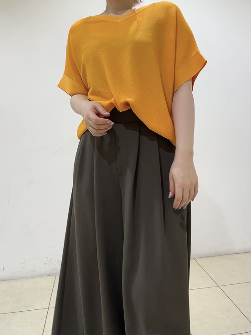 watanabeさんの「UNTITLED｜【11色展開/体型カバー】前後2WAYフレンチスリーブニット」を使ったコーディネート