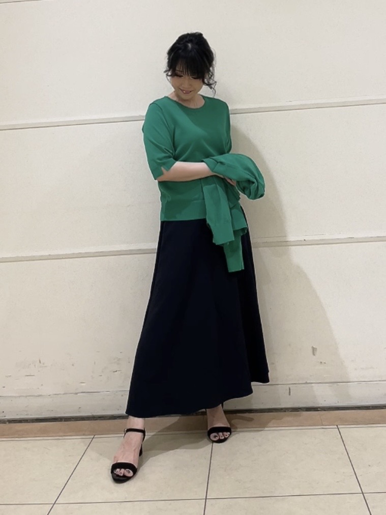 watanabeさんの「UNTITLED｜【UVケア/接触冷感／アンサンブル】丸首カーディガン＆袖スリット5分袖ニット」を使ったコーディネート
