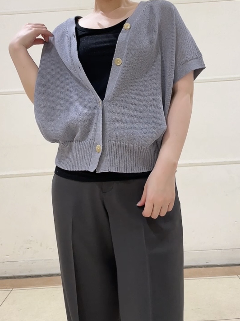 watanabeさんの「UNTITLED｜【洗える/清涼感】ドライタッチスリーブレスカーディガン」を使ったコーディネート