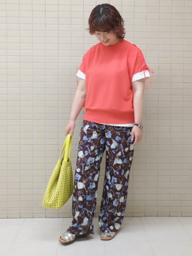 ハム太郎さんの「Reflect｜【セットアップ可】ボタニカル調プリントワイドパンツ」を使ったコーディネート