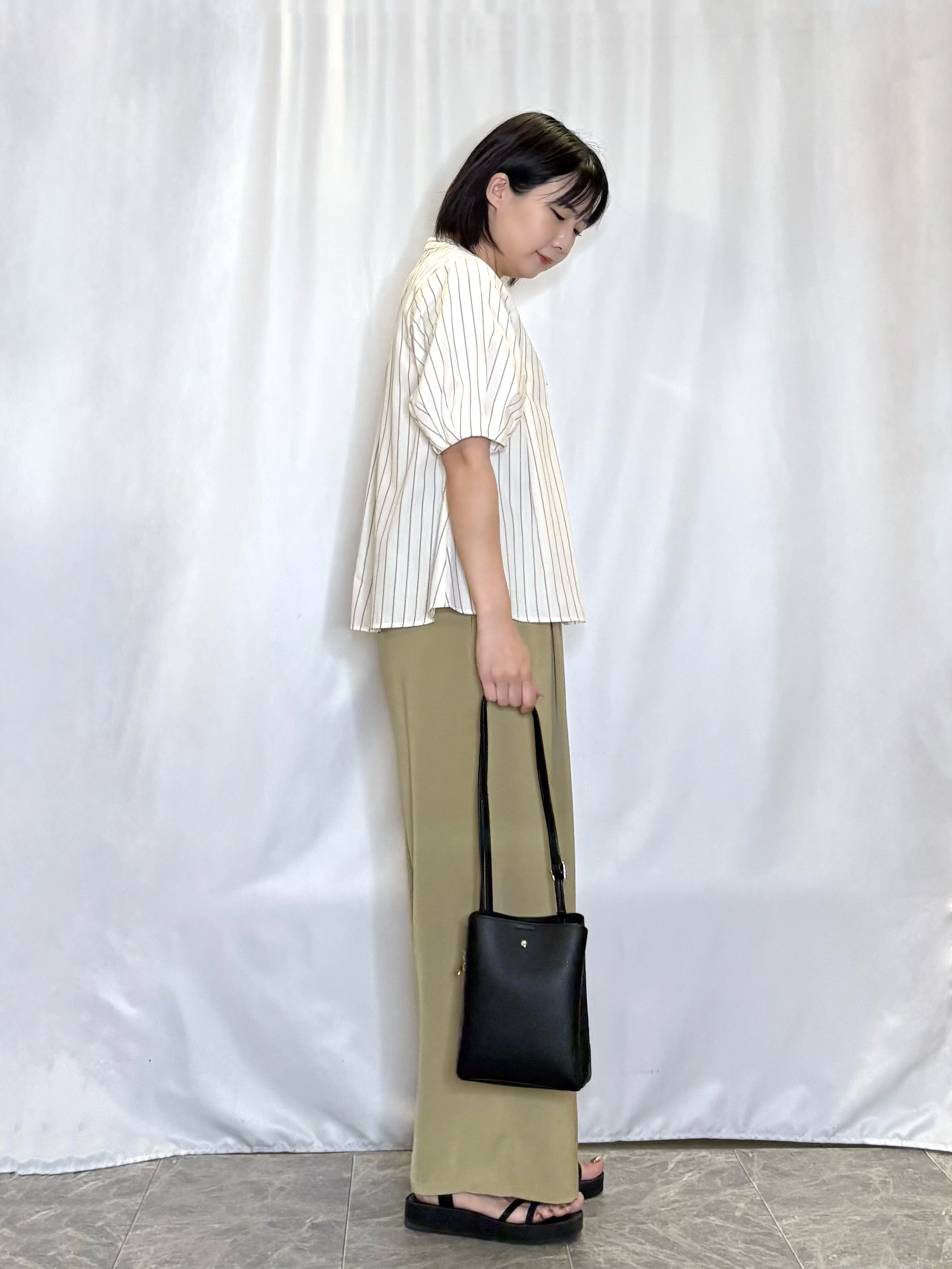 ネリさんの「SHOO･LA･RUE｜【高レビュー/洗濯後しわになりにくい/インせず着られる】自然に体型カバー 麻調ペプラムブラウス」を使ったコーディネート
