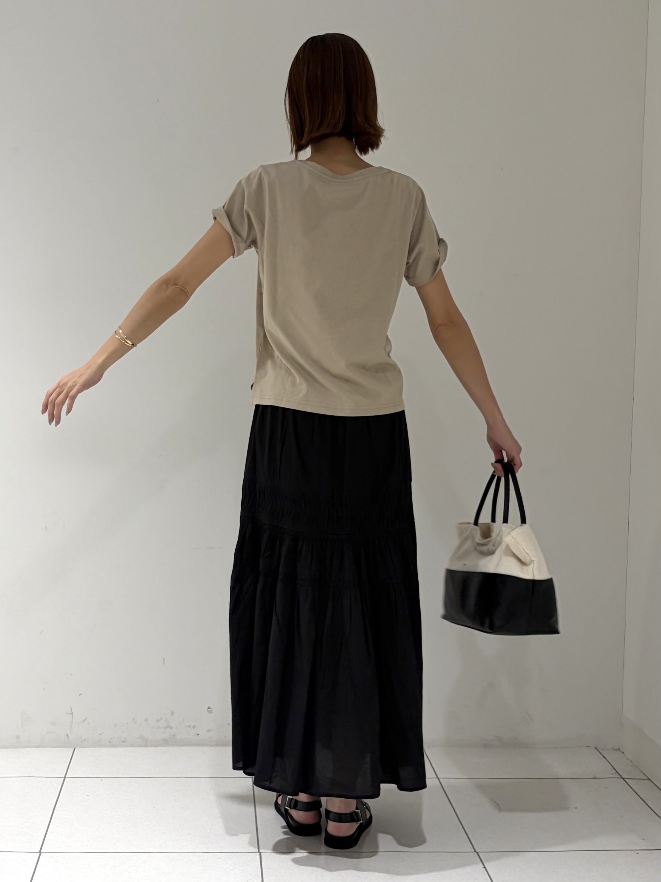 shioriさんの「INDIVI｜3DプリントロゴTシャツ」を使ったコーディネート