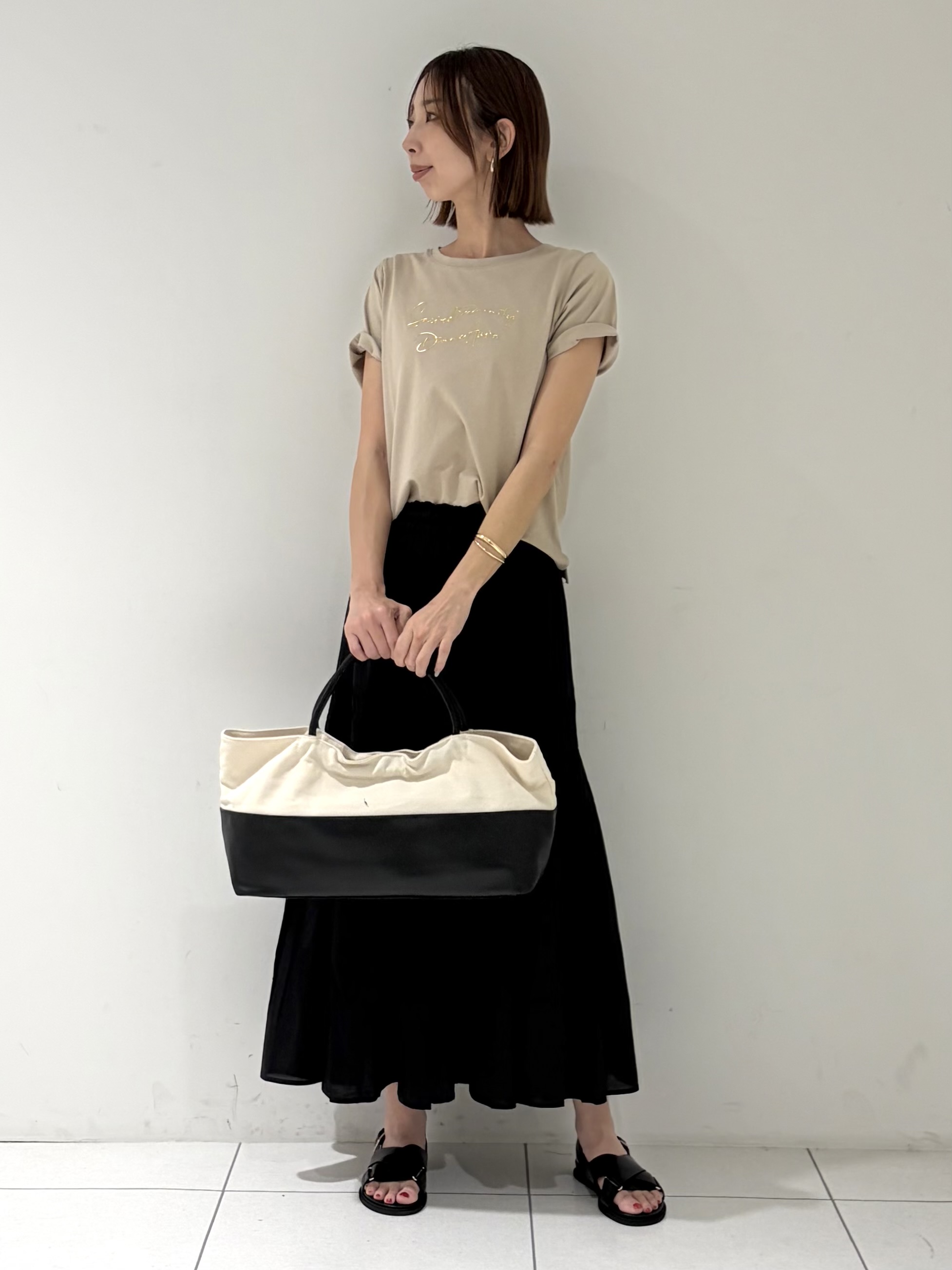 shioriさんの「INDIVI｜3DプリントロゴTシャツ」を使ったコーディネート