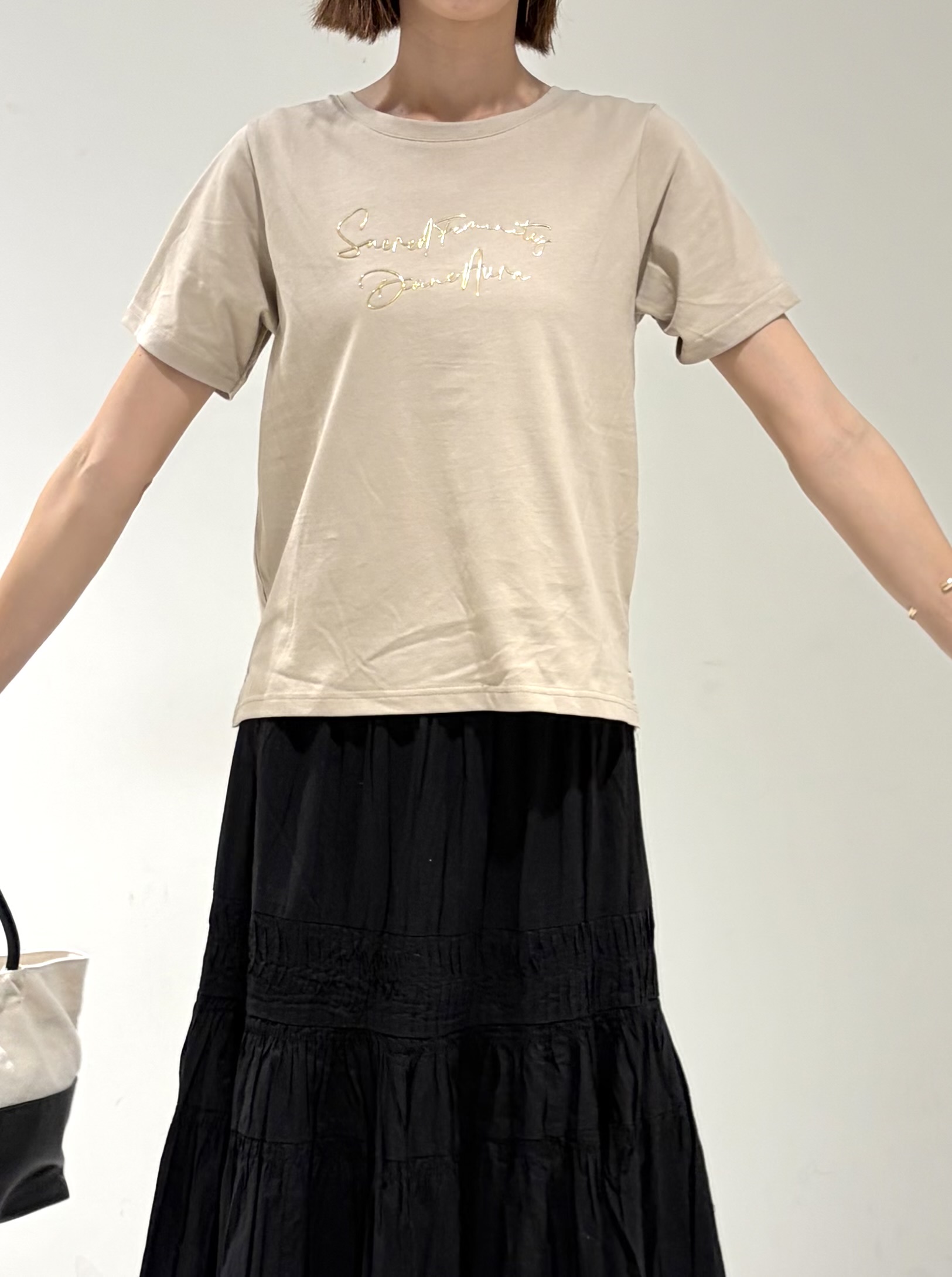 shioriさんの「INDIVI｜3DプリントロゴTシャツ」を使ったコーディネート