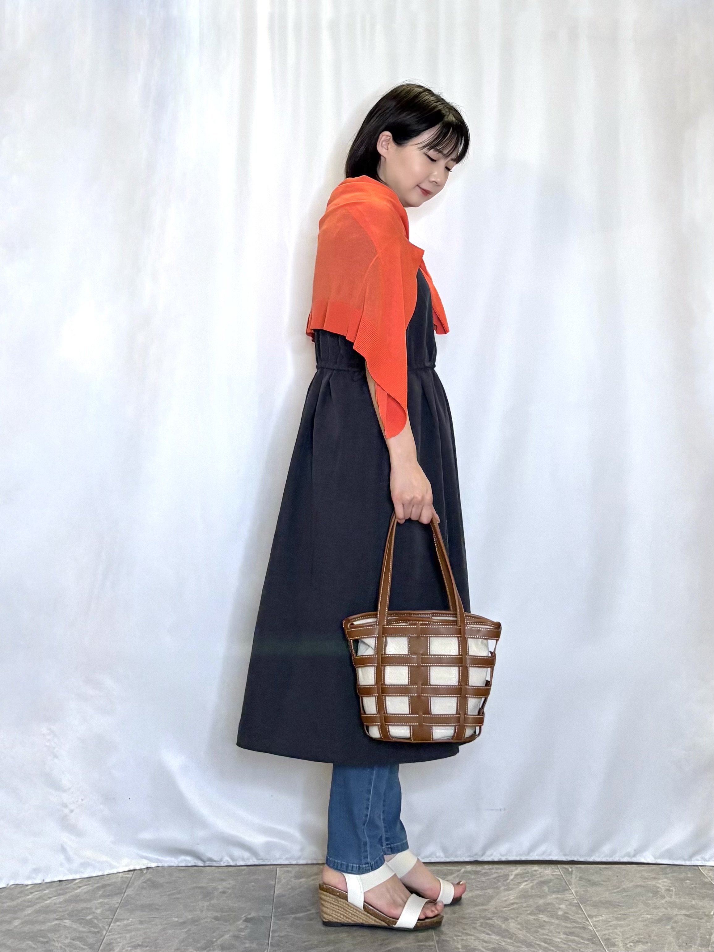 ネリさんの「SHOO･LA･RUE｜【ひんやり/洗濯機可/S-LL】オンにもオフにも マルチに使えるボタンレスカーディガン」を使ったコーディネート