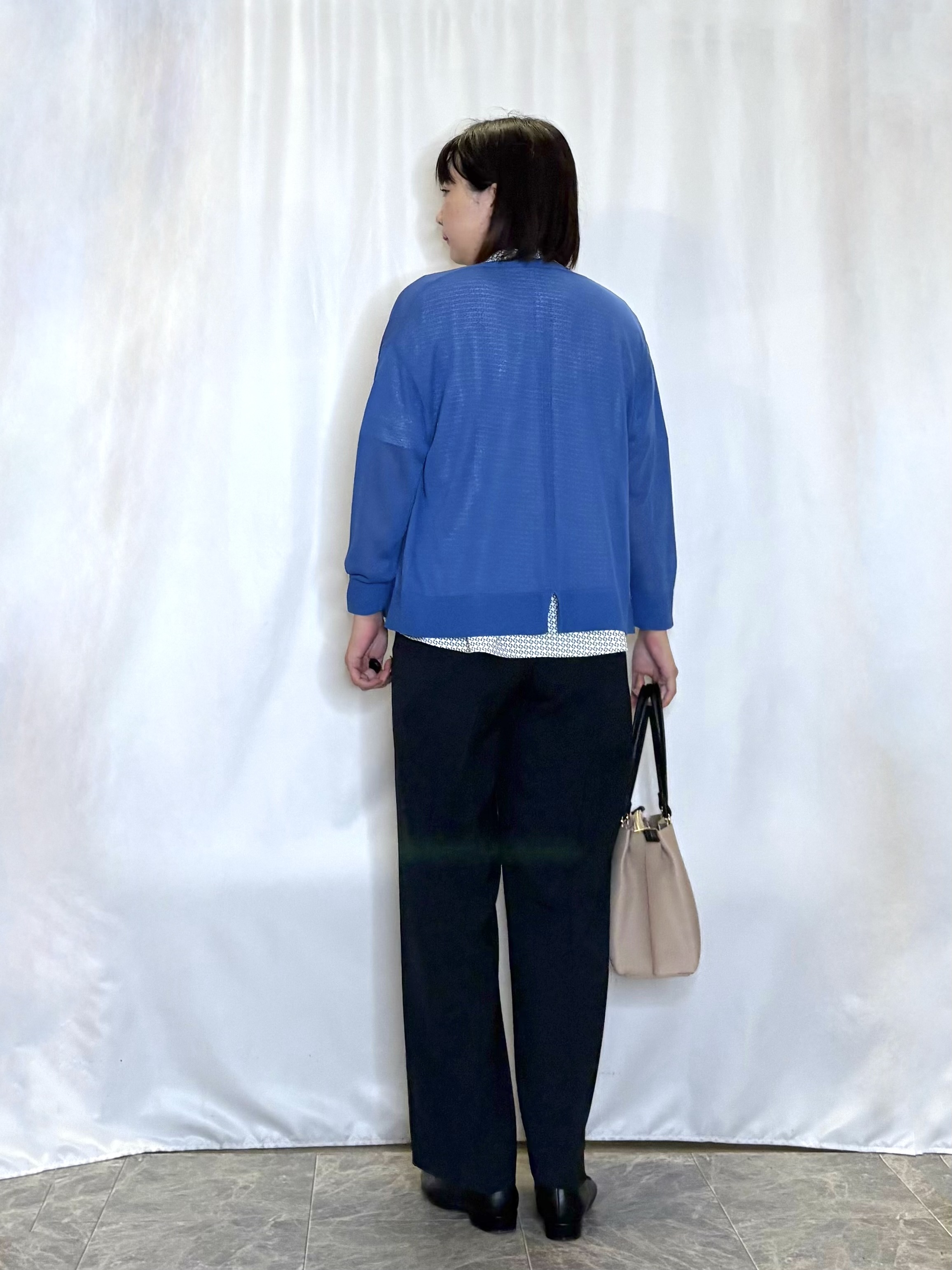 ネリさんの「SHOO･LA･RUE｜【ひんやり/洗濯機可/S-LL】オンにもオフにも マルチに使えるボタンレスカーディガン」を使ったコーディネート