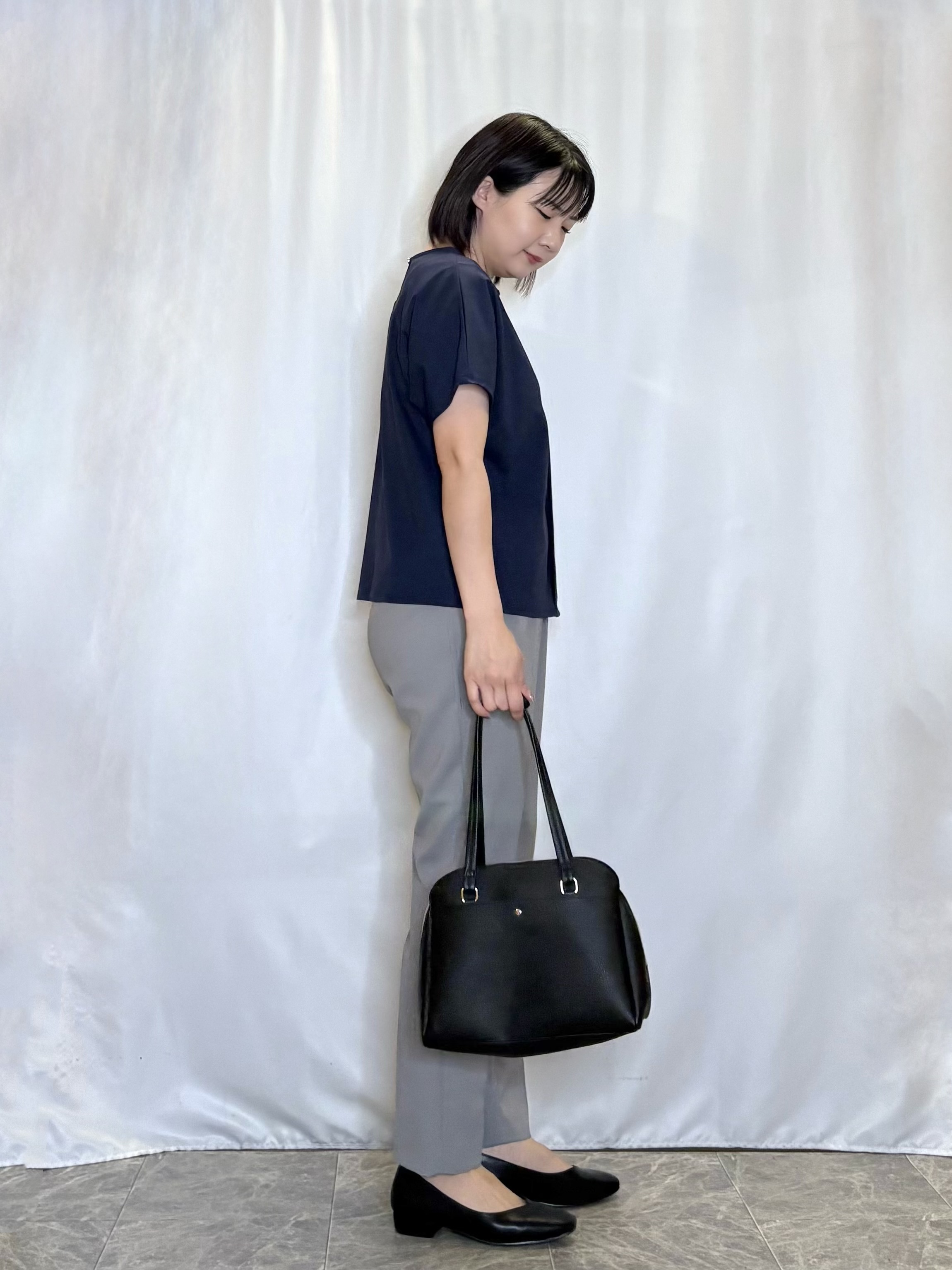 ネリさんの「SHOO･LA･RUE｜【ひんやり／UV／通勤】洗濯後しわになりにくい メタルポイントスキッパートップス」を使ったコーディネート