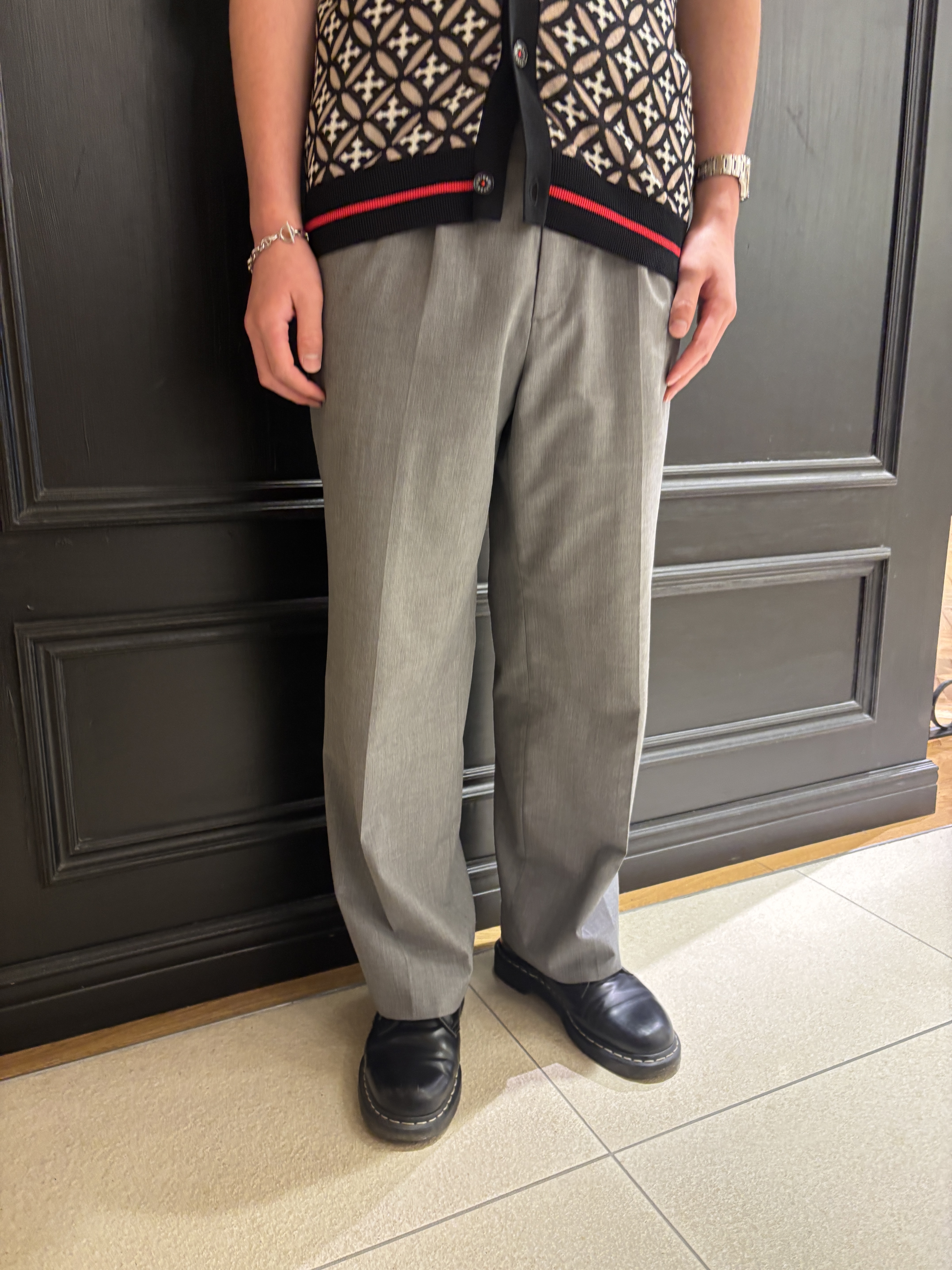 千葉亮太さんの「DRESSTERIOR｜【ウォッシャブル】オーバーラップサークル ニットシャツ」を使ったコーディネート
