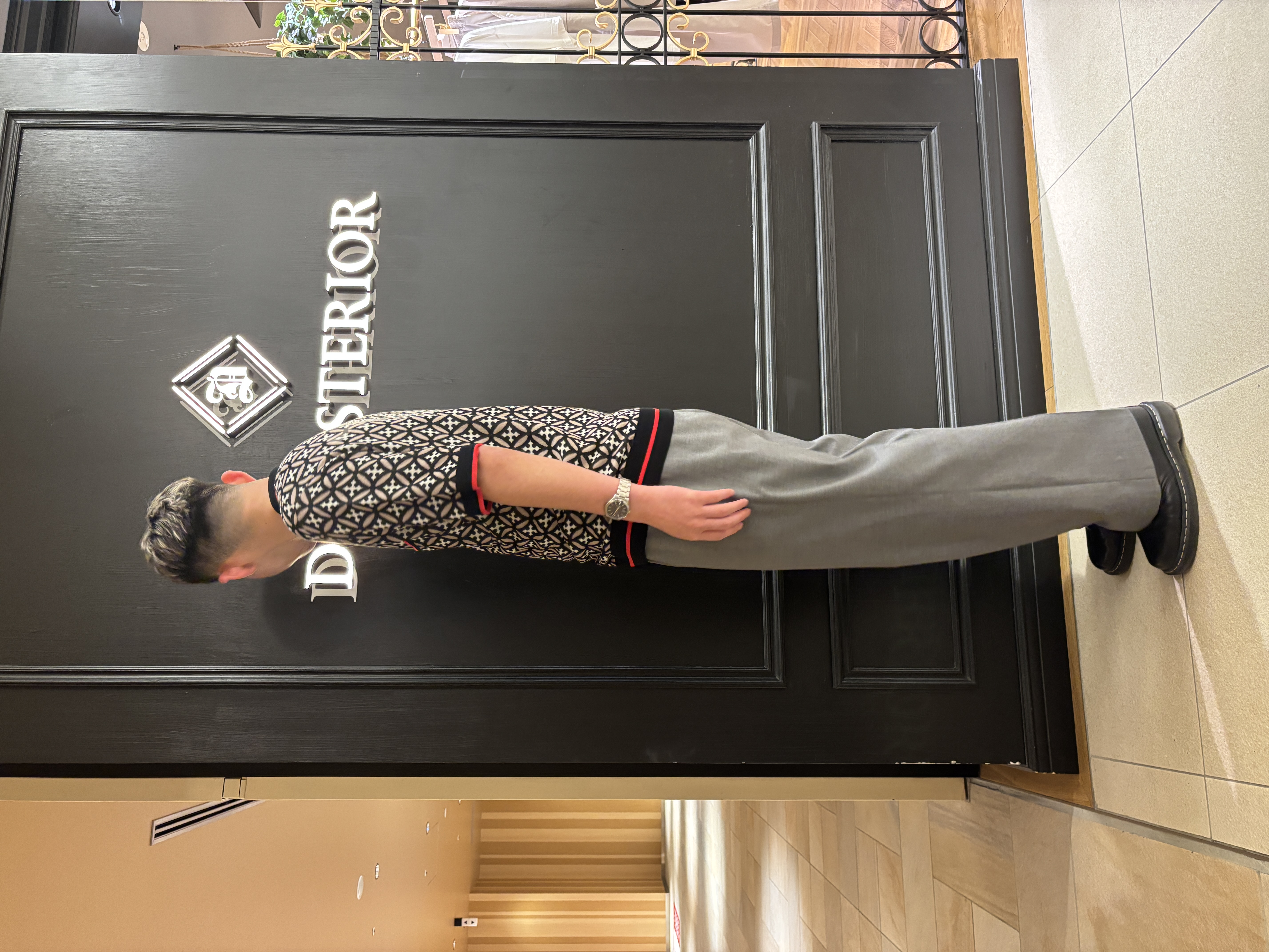 千葉亮太さんの「DRESSTERIOR｜【ウォッシャブル】オーバーラップサークル ニットシャツ」を使ったコーディネート