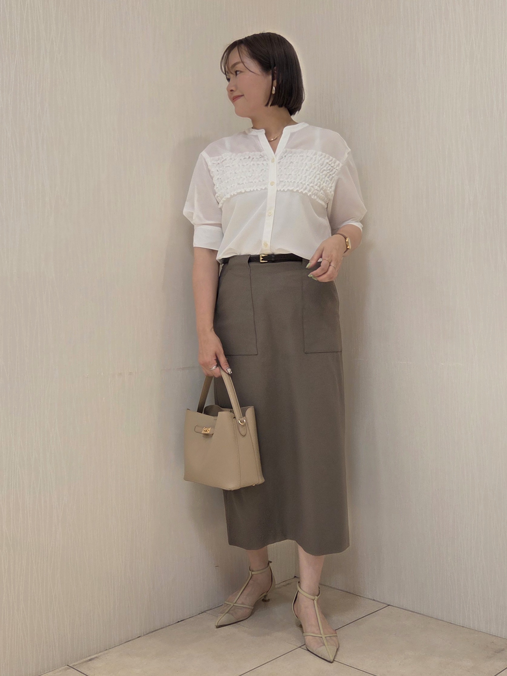 naokoさんの「UNTITLED｜【接触冷感/通気性/洗える】フロントフリルブラウス」を使ったコーディネート