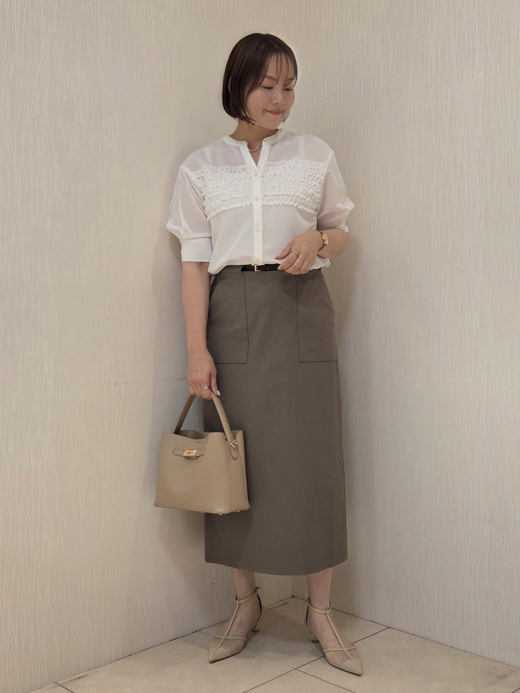 naokoさんの「UNTITLED｜【接触冷感/通気性/洗える】フロントフリルブラウス」を使ったコーディネート