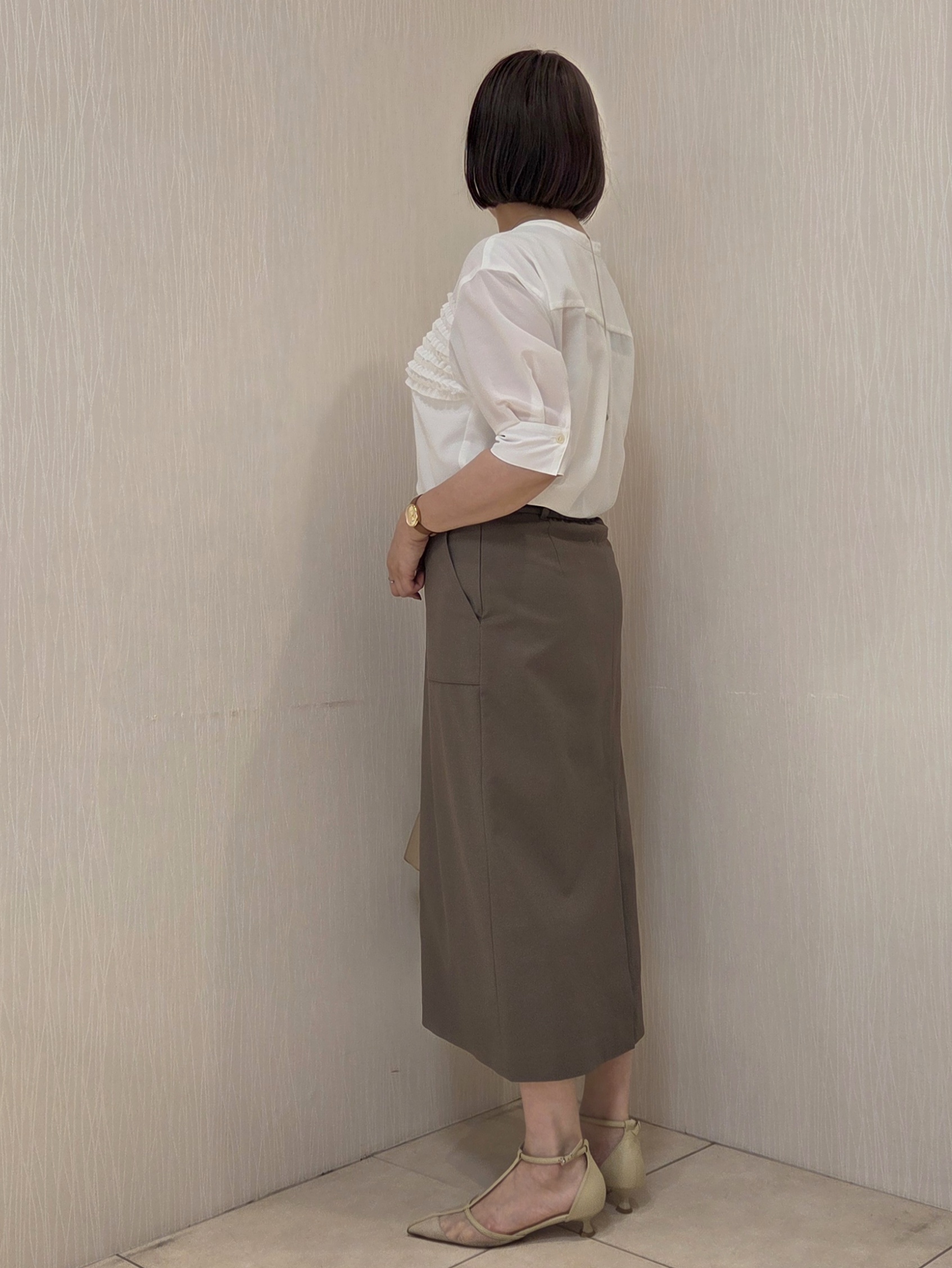 naokoさんの「UNTITLED｜【接触冷感/通気性/洗える】フロントフリルブラウス」を使ったコーディネート
