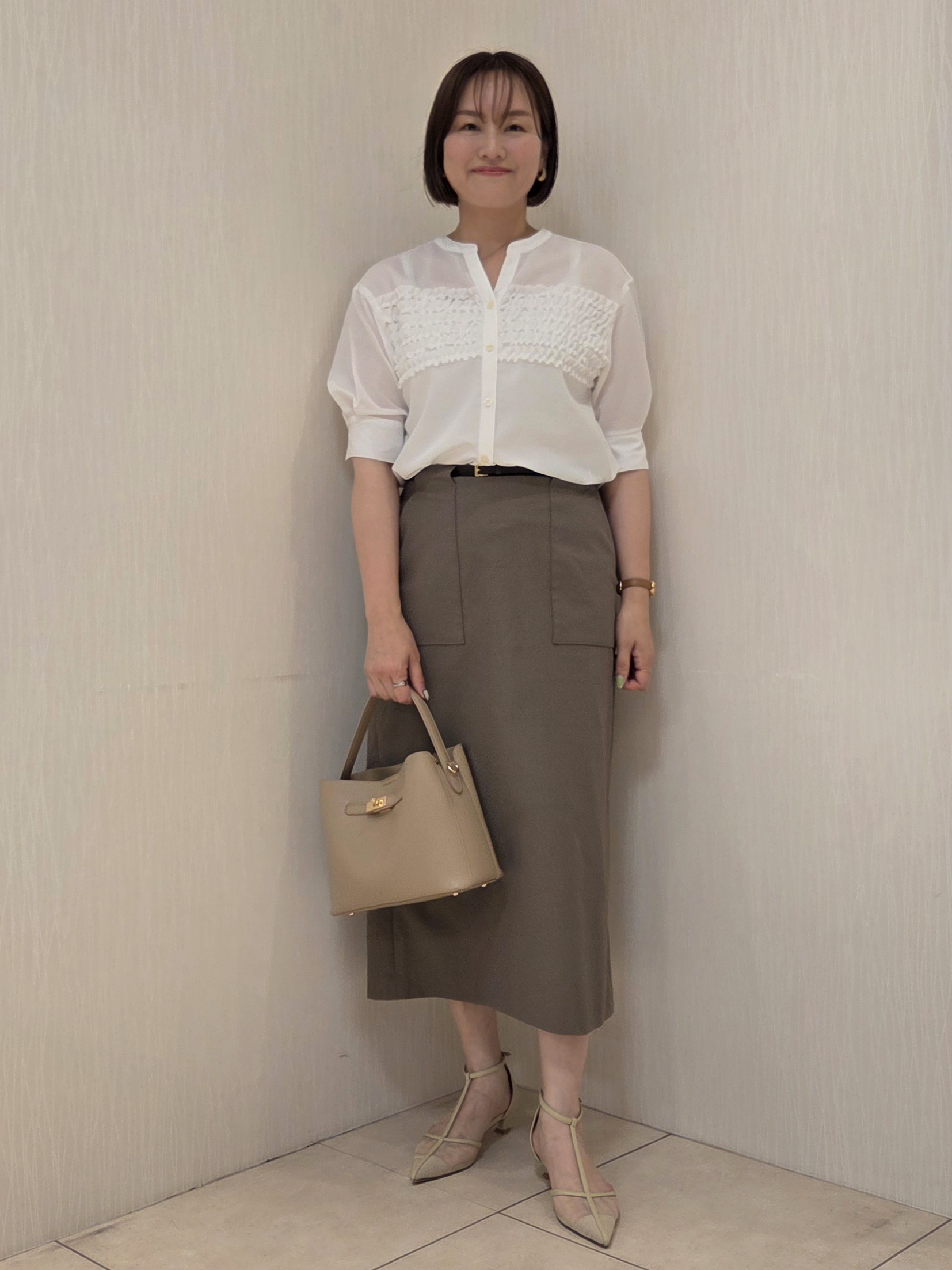 naokoさんの「UNTITLED｜【接触冷感/通気性/洗える】フロントフリルブラウス」を使ったコーディネート