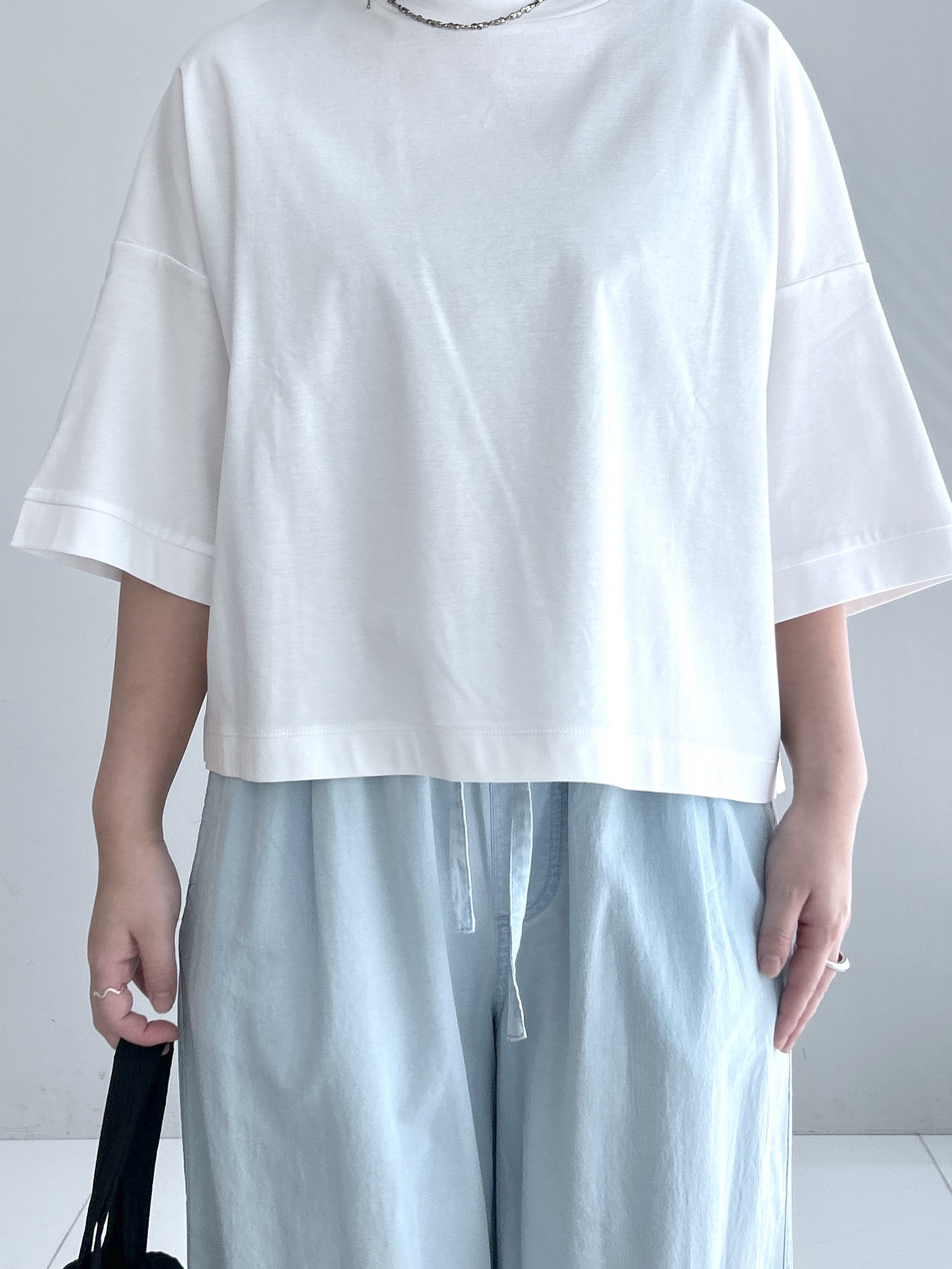 Hirokaさんの「Dessin｜【新色追加/体型カバー】美光沢カットソーボクシーシルエット」を使ったコーディネート