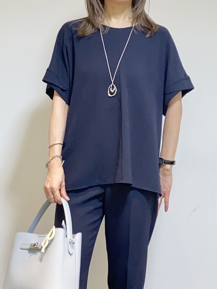 tomoさんの「UNTITLED｜【セットアップ可/UVカット/前後2WAY】リラクシーフレンチスリーブブラウス」を使ったコーディネート