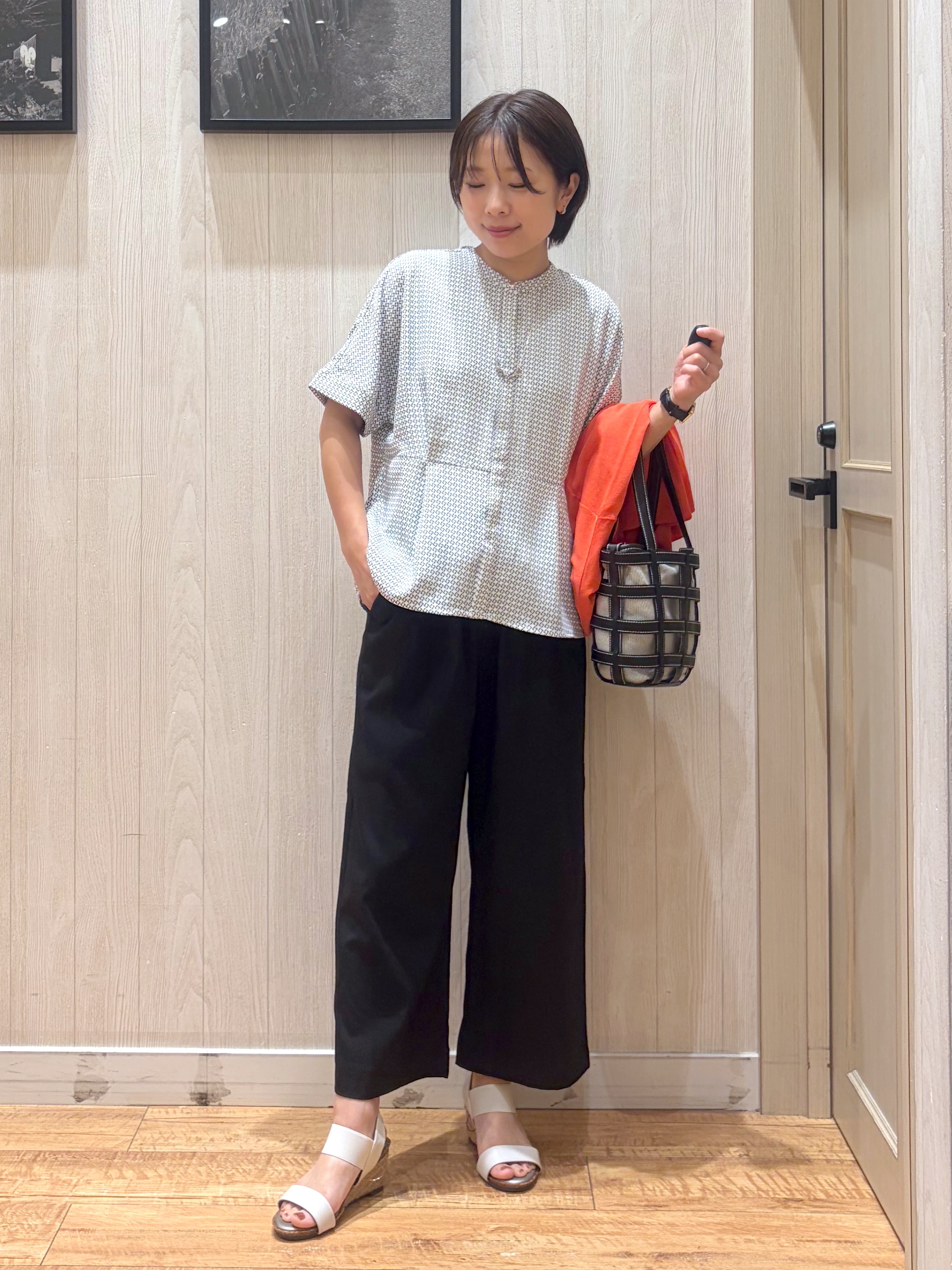 shirayuuuさんの「SHOO･LA･RUE｜【ひんやり/洗濯機可/S-LL】オンにもオフにも マルチに使えるボタンレスカーディガン」を使ったコーディネート