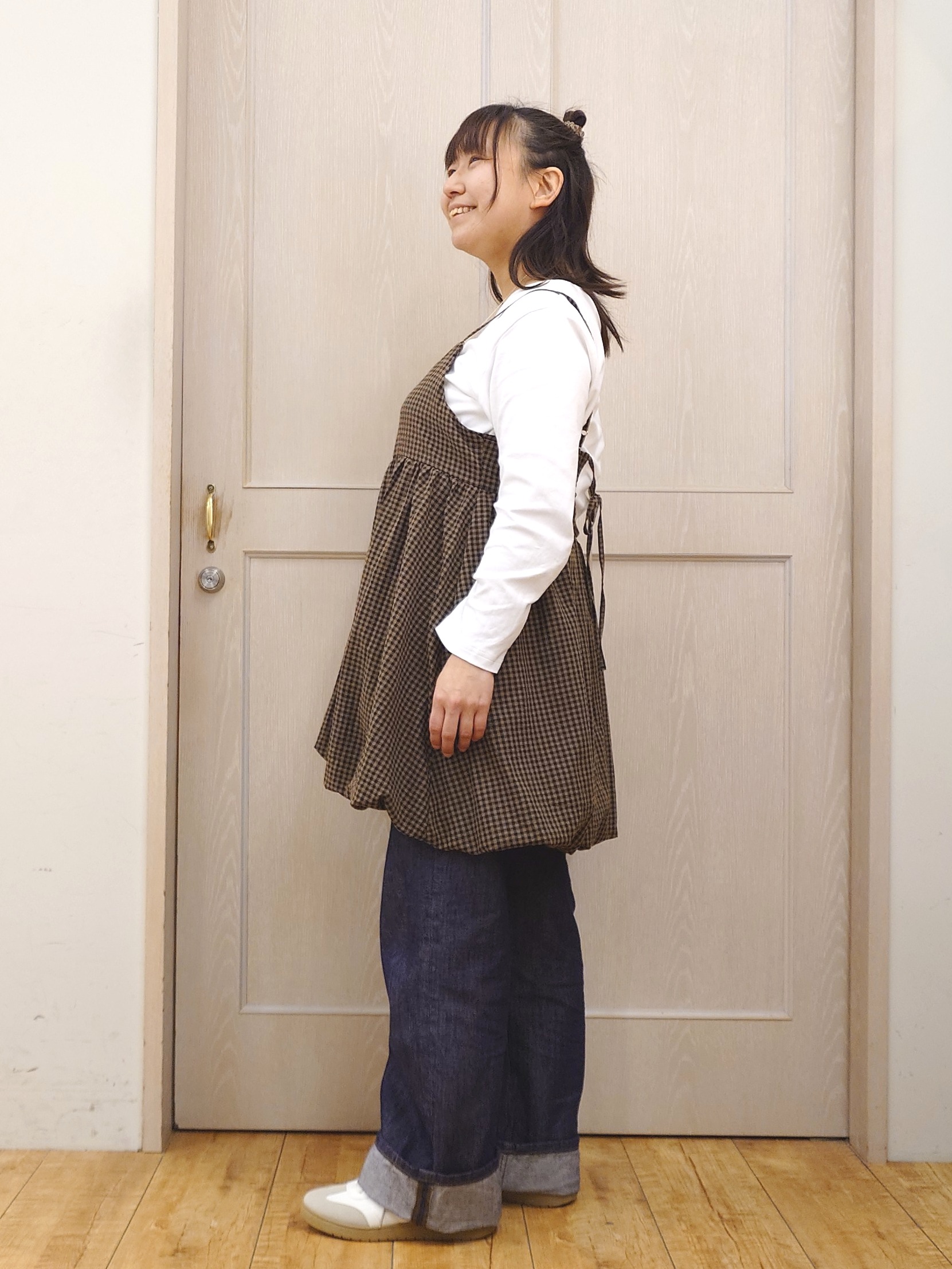 とろろさんの「SHOO･LA･RUE｜【洗濯機可/体型カバー/S-LL】後ろ姿も抜かりない ギンガムチェック柄バルーンキャミチュニック」を使ったコーディネート