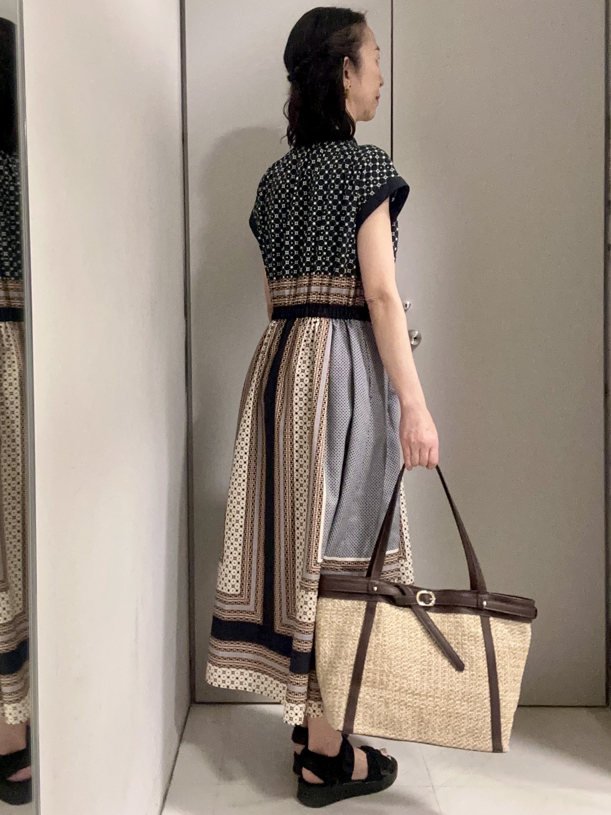 Kouさんの「Reflect｜幾何学柄フレンチスリーブワンピース」を使ったコーディネート