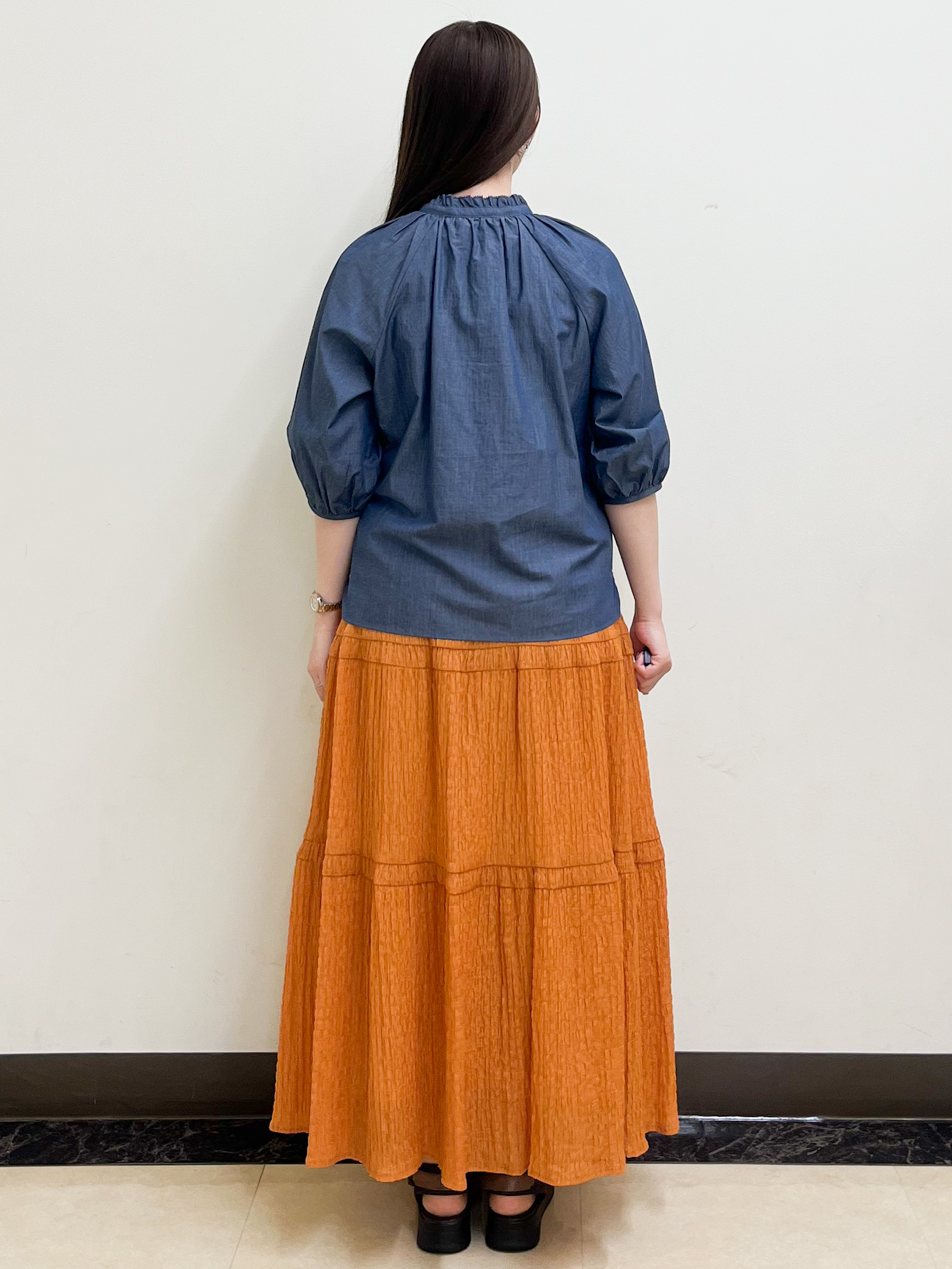 mikikoさんの「Reflect｜フロントボタンデザインブラウス」を使ったコーディネート