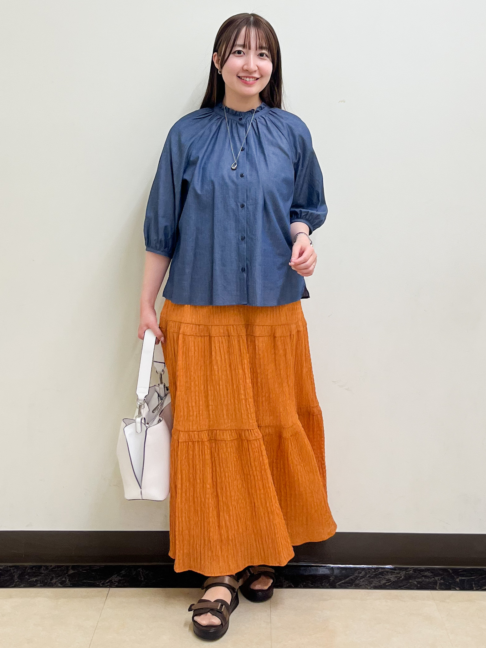 mikikoさんの「Reflect｜フロントボタンデザインブラウス」を使ったコーディネート