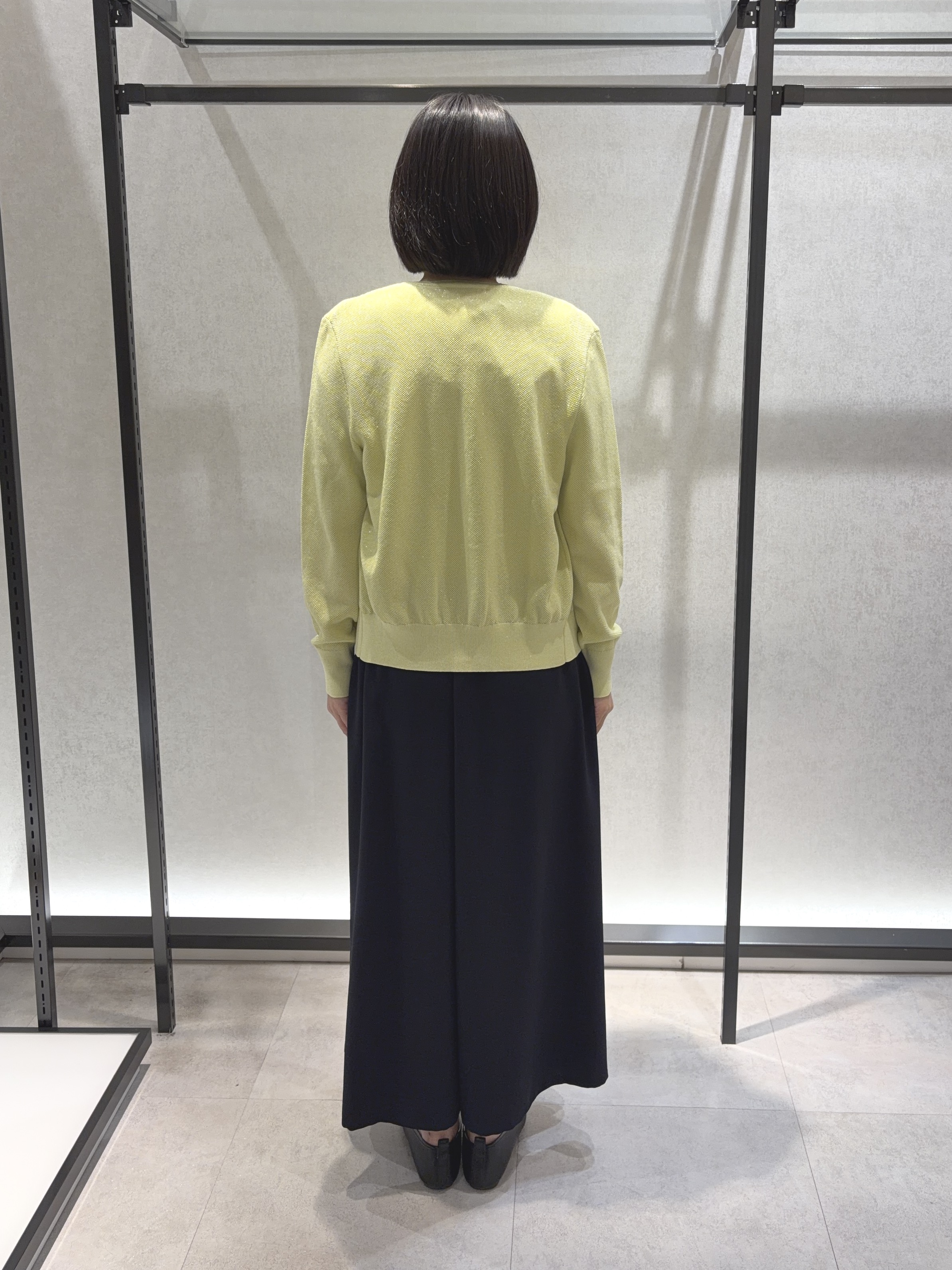 わたなべさんの「UNTITLED｜【アンサンブル可】ラメ混クルーネックカーディガン」を使ったコーディネート