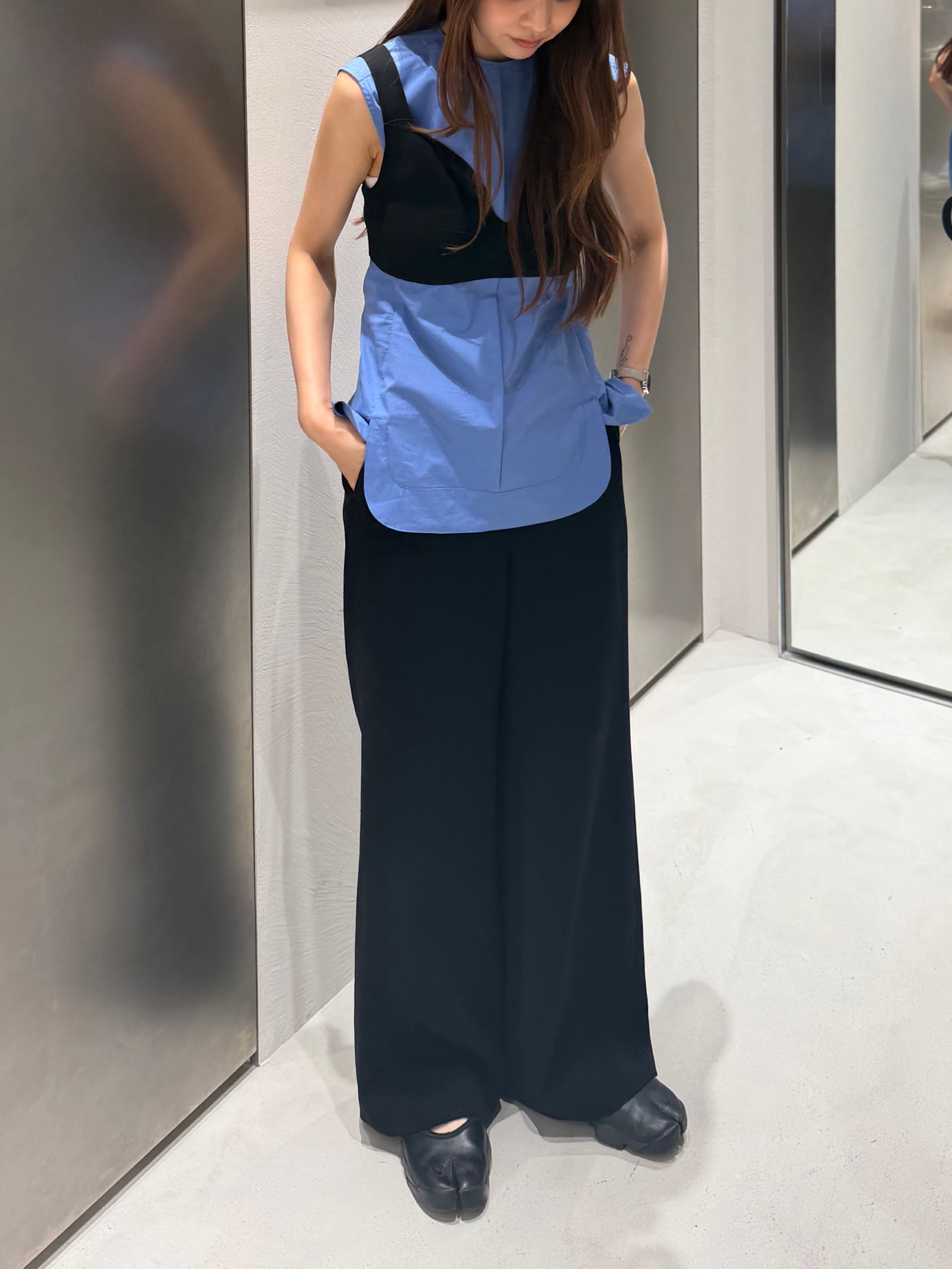 kanamiさんの「CODE A｜back tack blouse」を使ったコーディネート