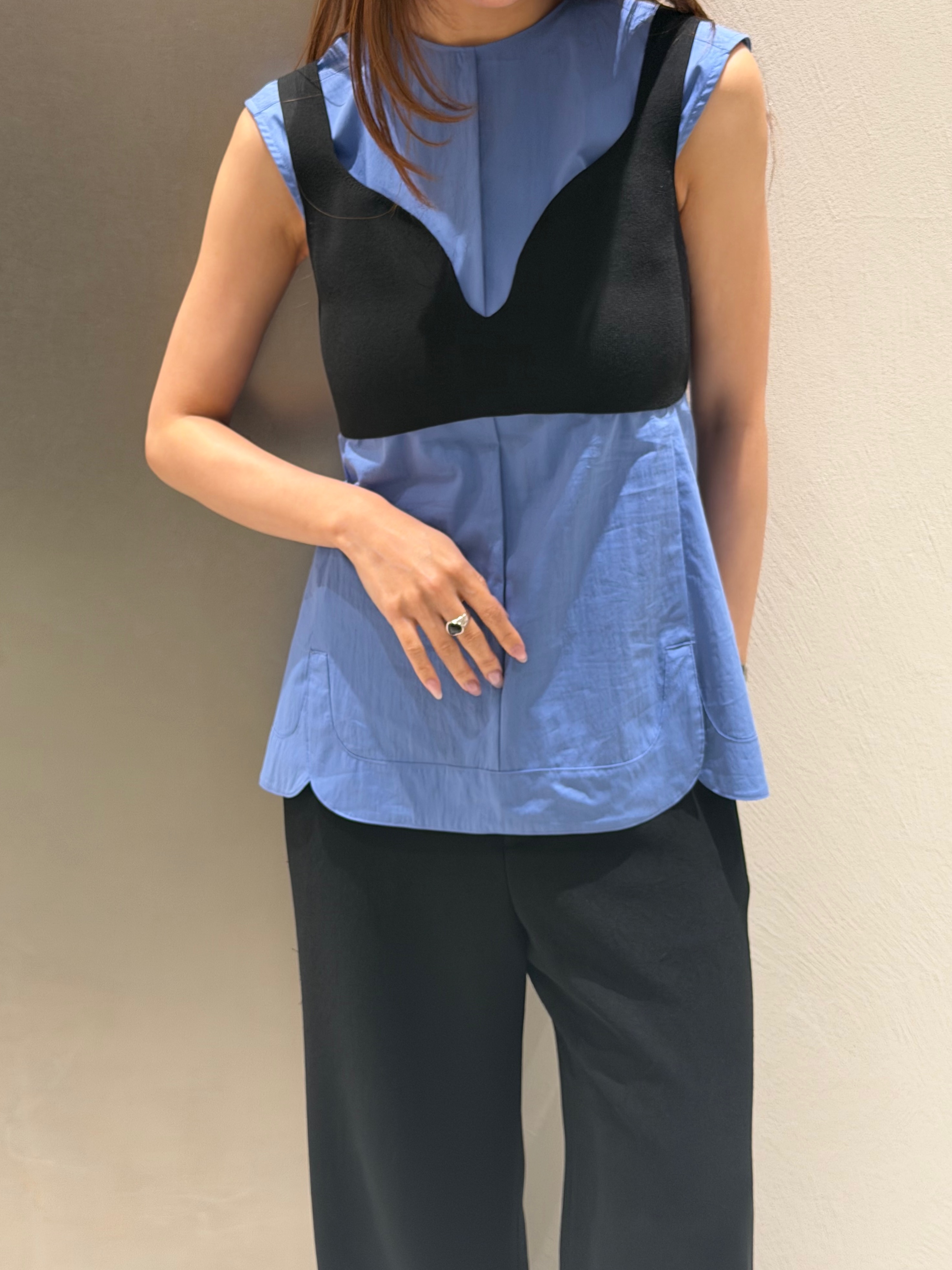 kanamiさんの「CODE A｜back tack blouse」を使ったコーディネート