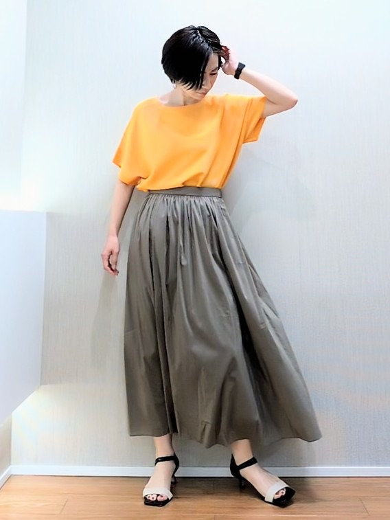 ミズタさんの「UNTITLED｜【11色展開/体型カバー】前後2WAYフレンチスリーブニット」を使ったコーディネート