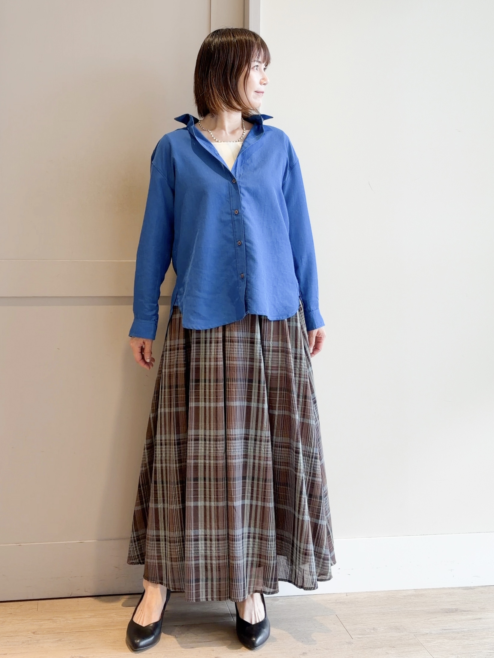 yamakoさんの「grove｜【洗濯機OK・ひんやり】朝晩の気温差に◎軽やかシアーシャツ」を使ったコーディネート
