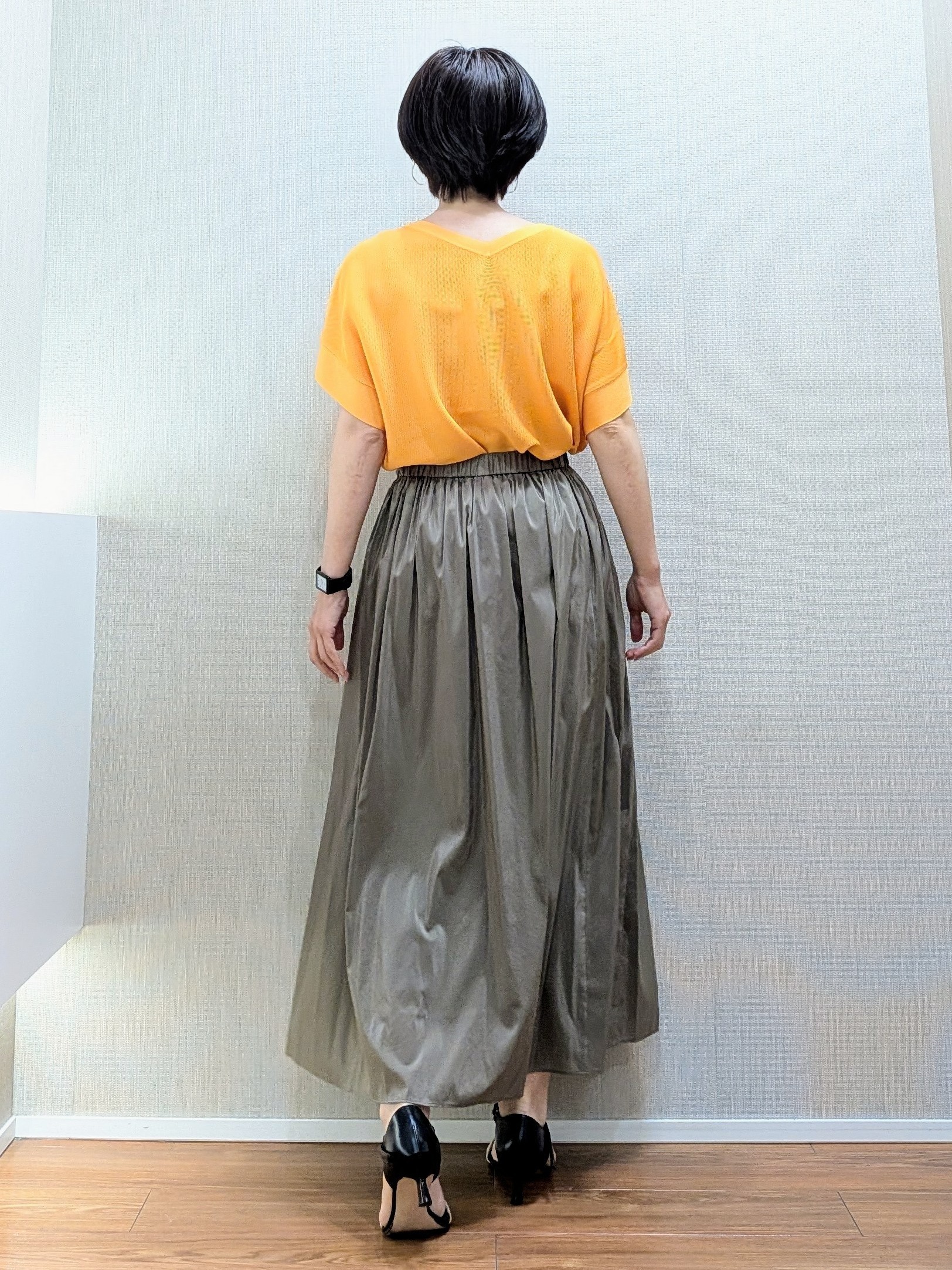 ミズタさんの「UNTITLED｜【11色展開/体型カバー】前後2WAYフレンチスリーブニット」を使ったコーディネート