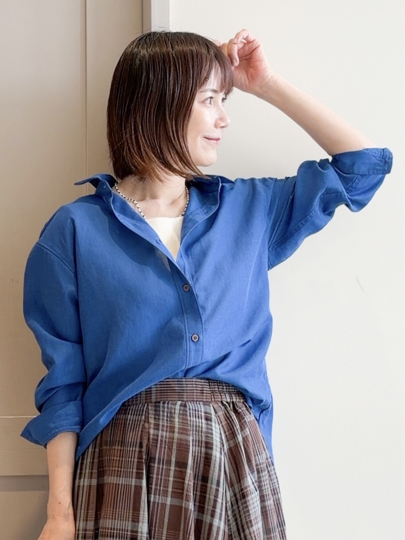 yamakoさんの「grove｜【洗濯機OK・ひんやり】朝晩の気温差に◎軽やかシアーシャツ」を使ったコーディネート
