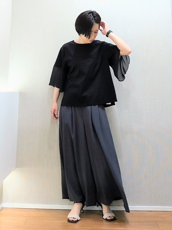 ミズタさんの「UNTITLED｜【洗える/華奢見え】袖シアープルオーバー」を使ったコーディネート
