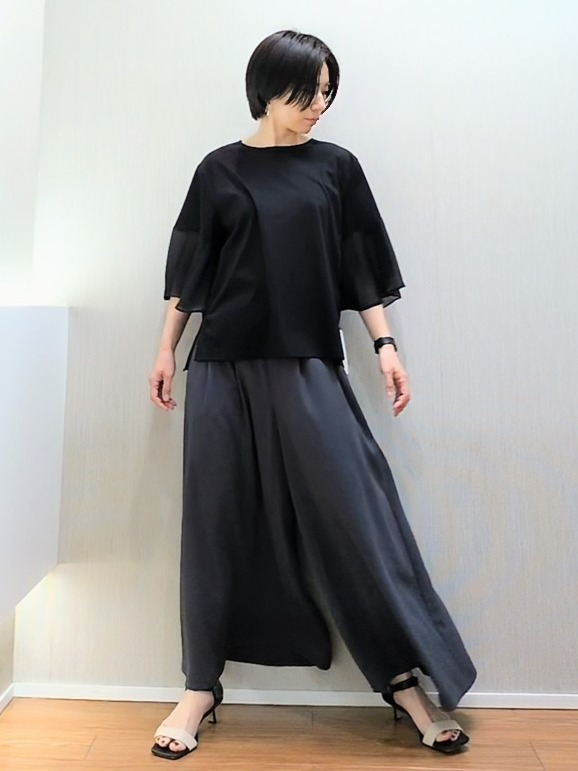 ミズタさんの「UNTITLED｜【洗える/華奢見え】袖シアープルオーバー」を使ったコーディネート