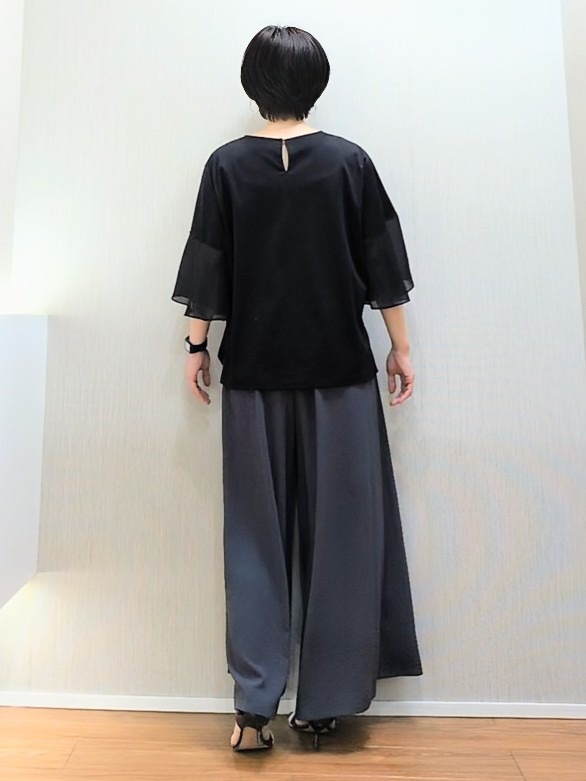 ミズタさんの「UNTITLED｜【洗える/華奢見え】袖シアープルオーバー」を使ったコーディネート