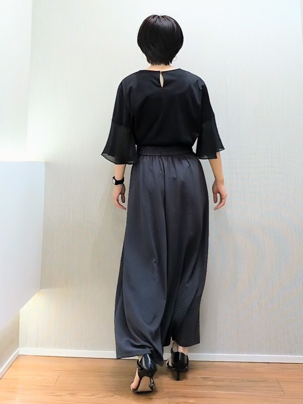 ミズタさんの「UNTITLED｜【洗える/華奢見え】袖シアープルオーバー」を使ったコーディネート