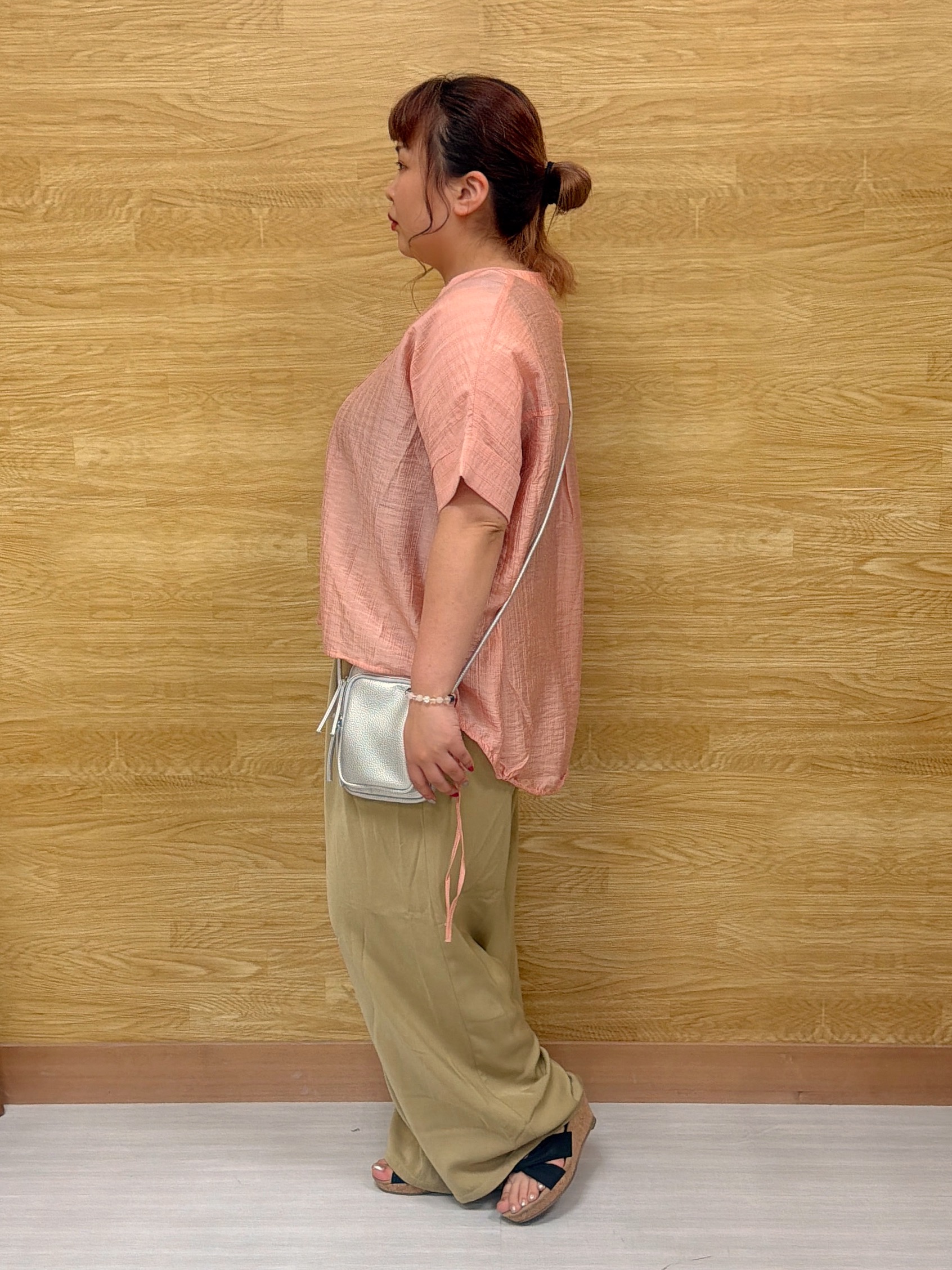 ぁむさんの「SHOO･LA･RUE｜【高レビュー/体型カバー】インせず着られる スキッパー裾リボンブラウス」を使ったコーディネート